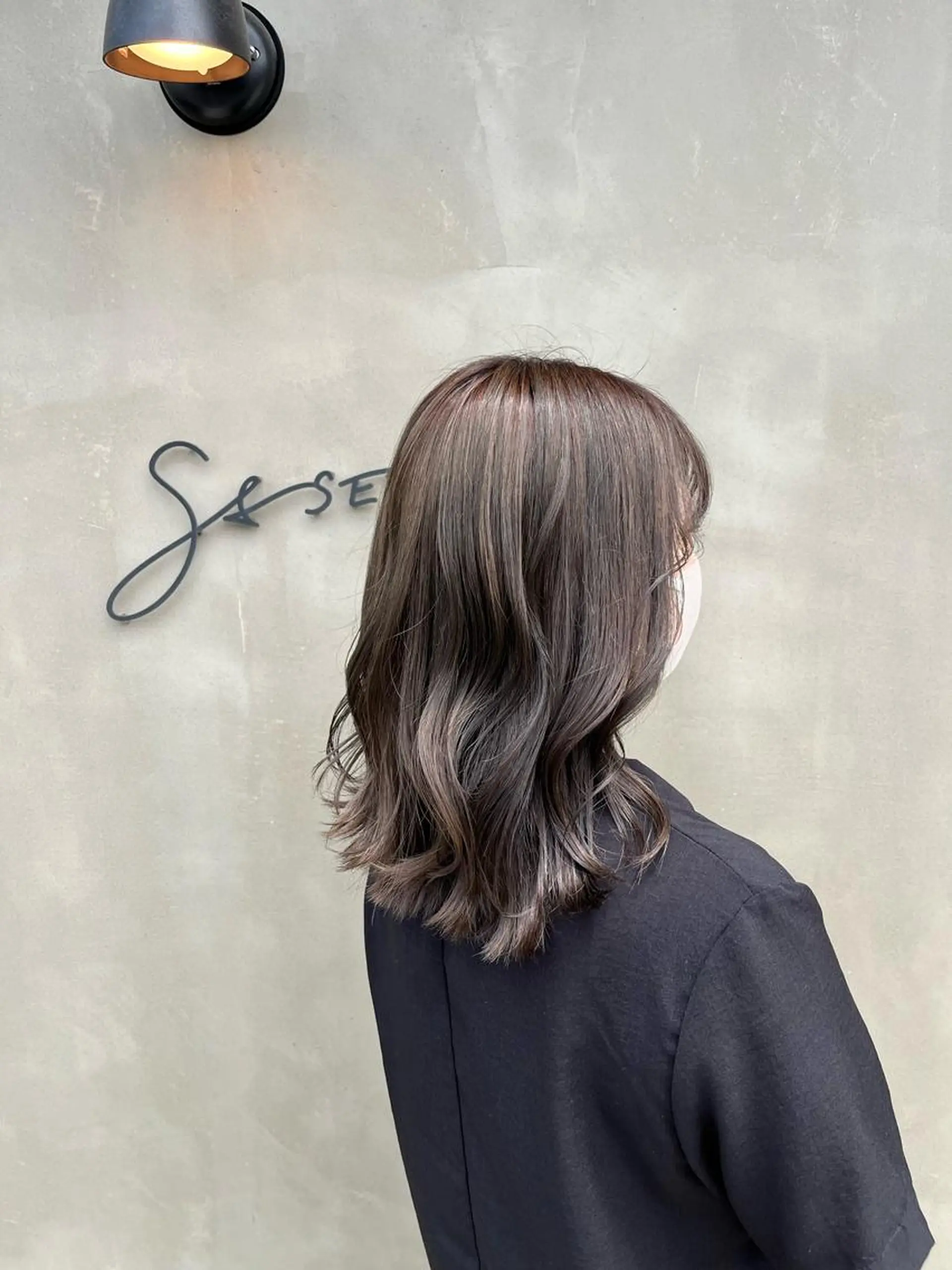 ミディアム カラー アッシュ ベージュカラー ブリーチ ケアブリーチ 透明感カラー 🌼あんなtrend color🌼のヘアスタイル