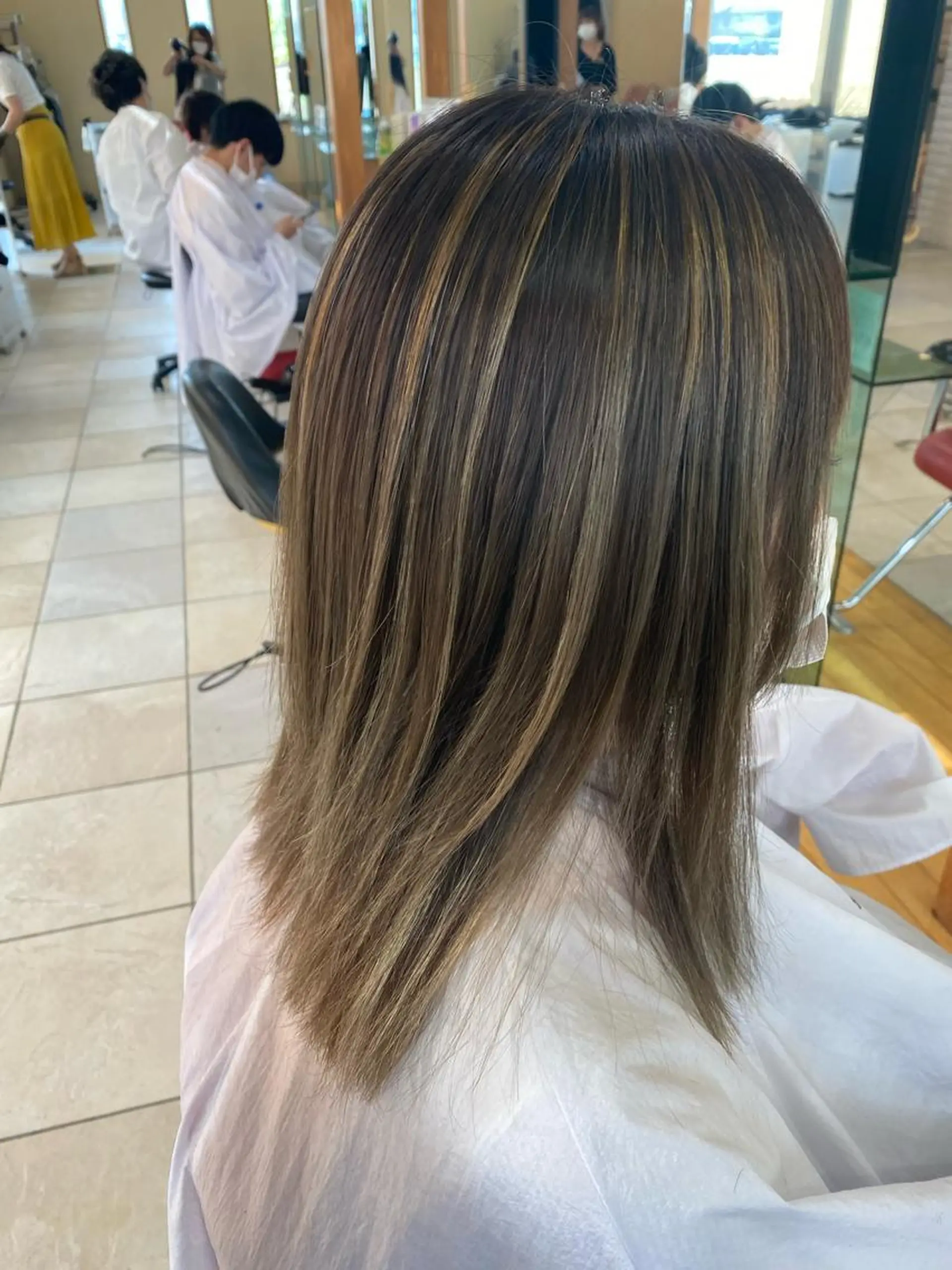 ミディアム カラー ハイライトカラー ハイライト hairmake Lindo所属・Lindo 本田のヘアスタイル