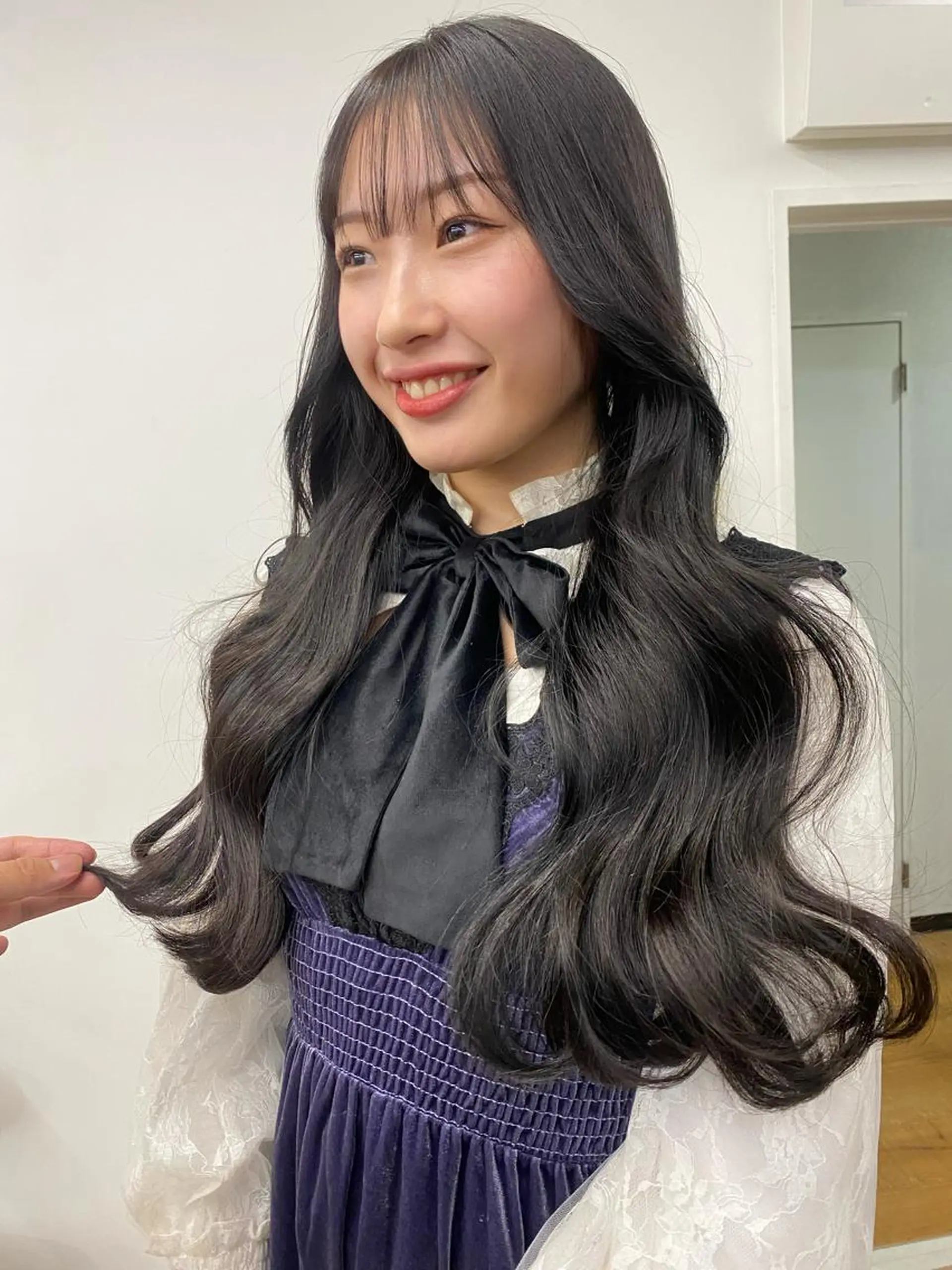 ロング カラー アッシュ アッシュブラウン バレイヤージュ ベージュカラー 黒髪 韓国風×透明感カラー 髪質改善オタベシンヤのヘアスタイル