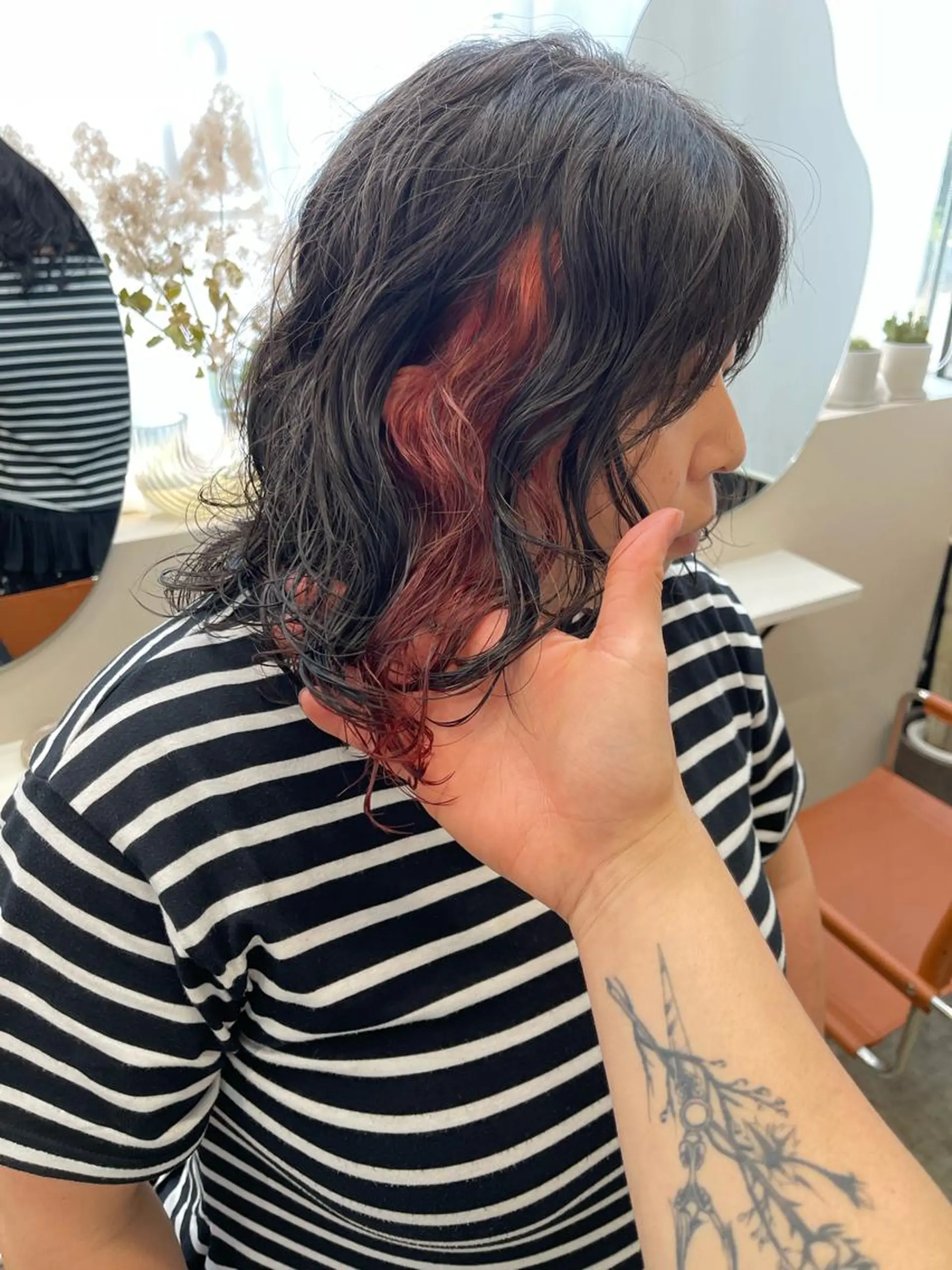 セミロング カラー パーマ セミロングパーマ イヤリングカラー ピンクカラー カット ヘアカラー パーマ Peyp所属・早瀬 裕之のヘアスタイル