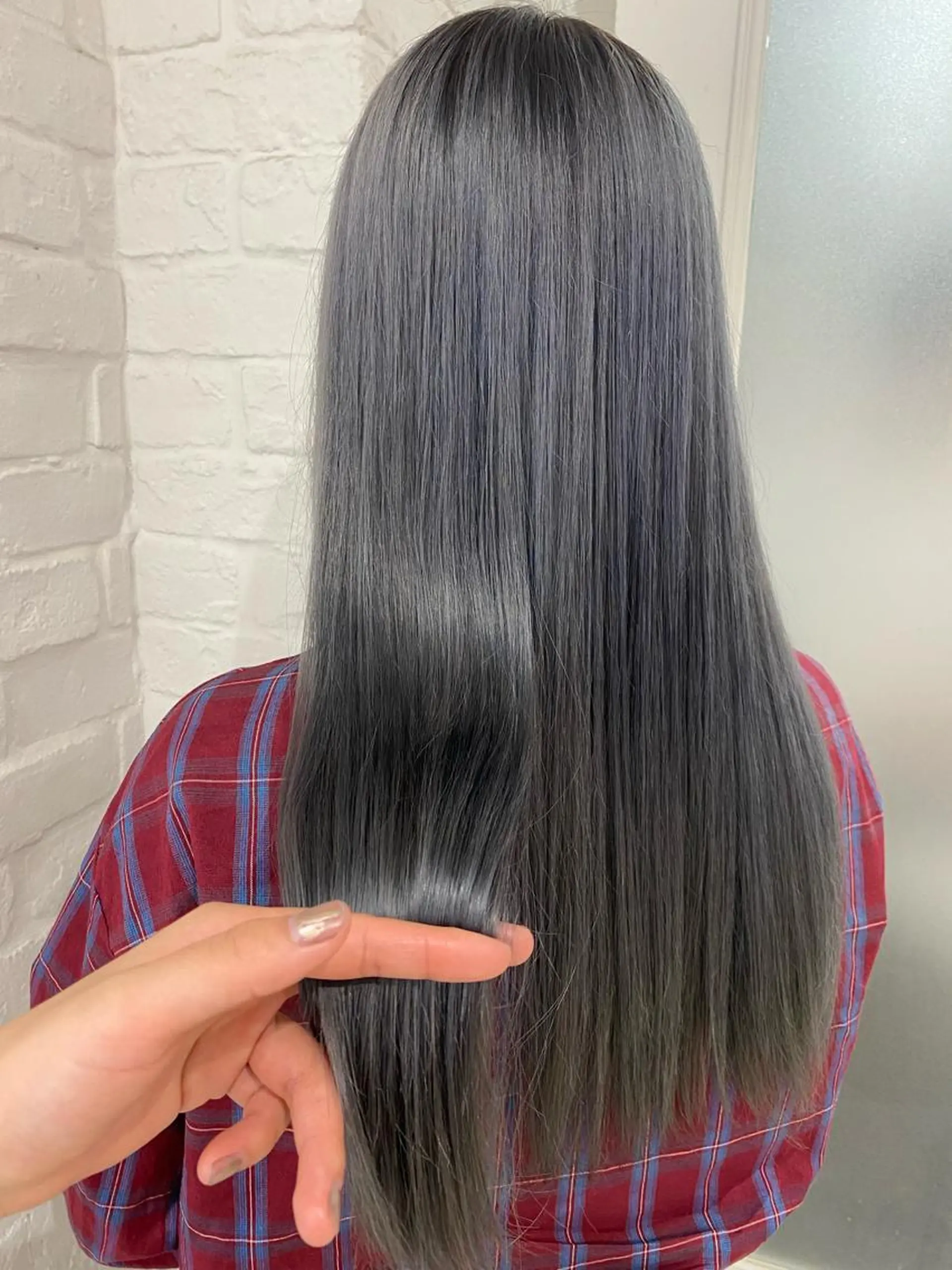 ロング ヘアカラー 大川 綾乃のヘアスタイル