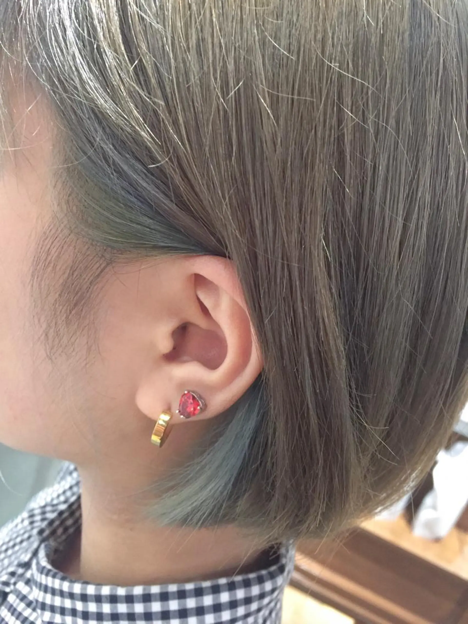 ショート カラー アッシュ ブルーカラー イヤリングカラー インナーカラー ≫  𝟓 ¹/₄所属・mayo 🐄🌈のヘアスタイル