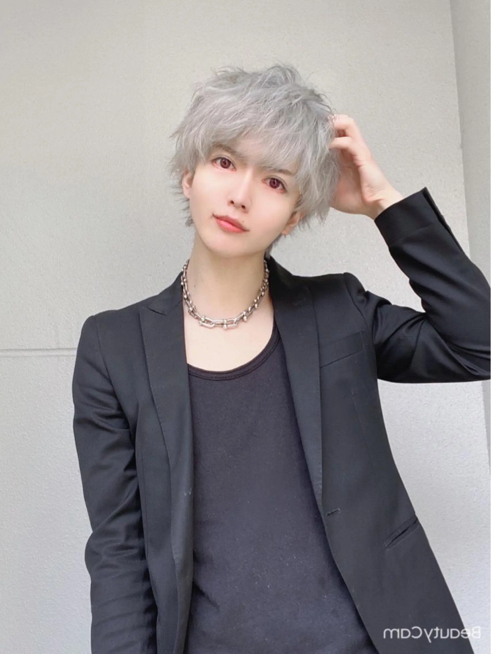 ショート カラー メンズ メンズブリーチ ブリーチ シルバー 曲がる縮毛矯正 髪質改善/西尾 幸樹のヘアスタイル