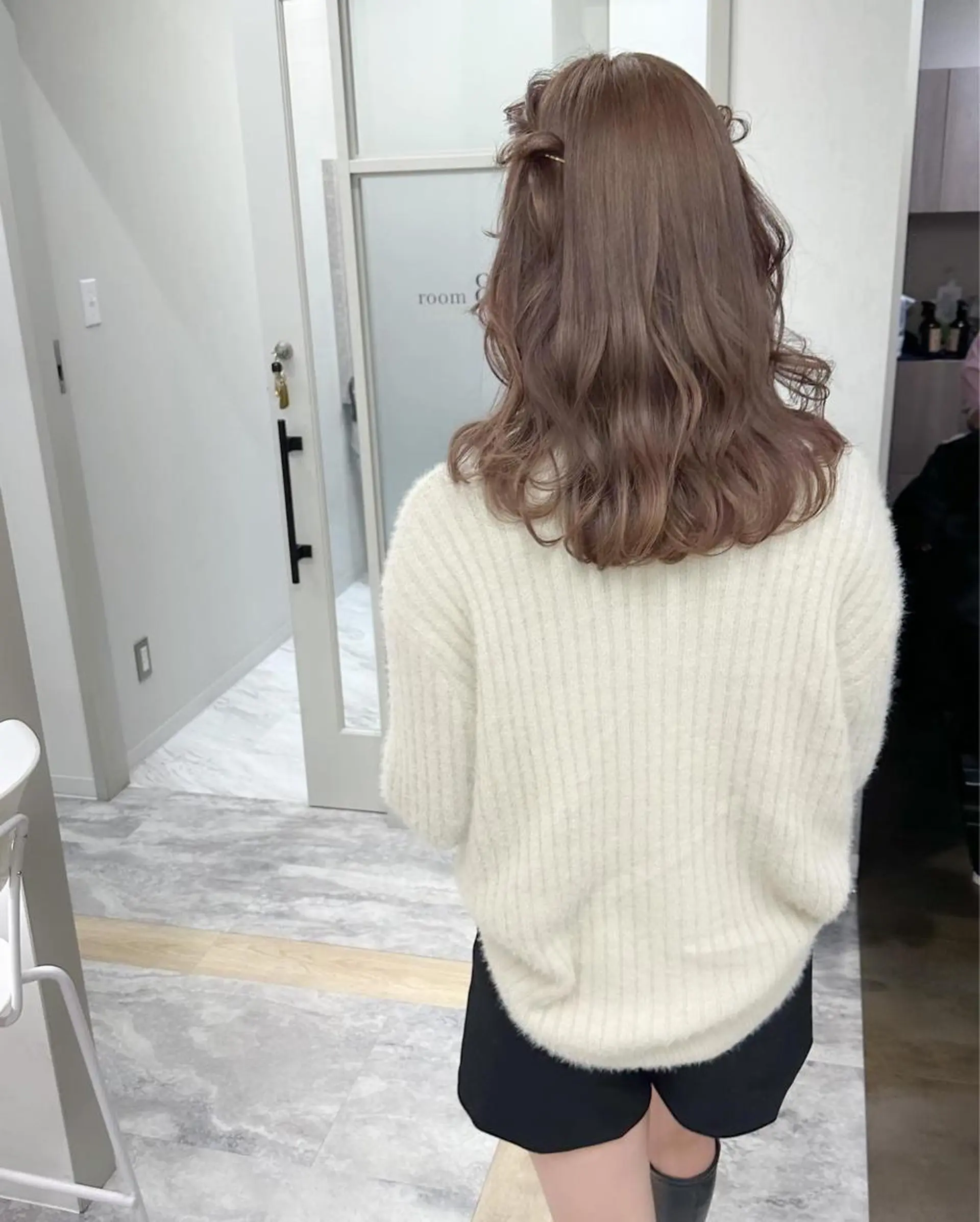 セミロング カラー ヘアアレンジ 黒髪 ブリーチ ショコラグレージュ グレージュ 卒業式のヘアスタイル autre所属・大久保 ひでなりのヘアスタイル