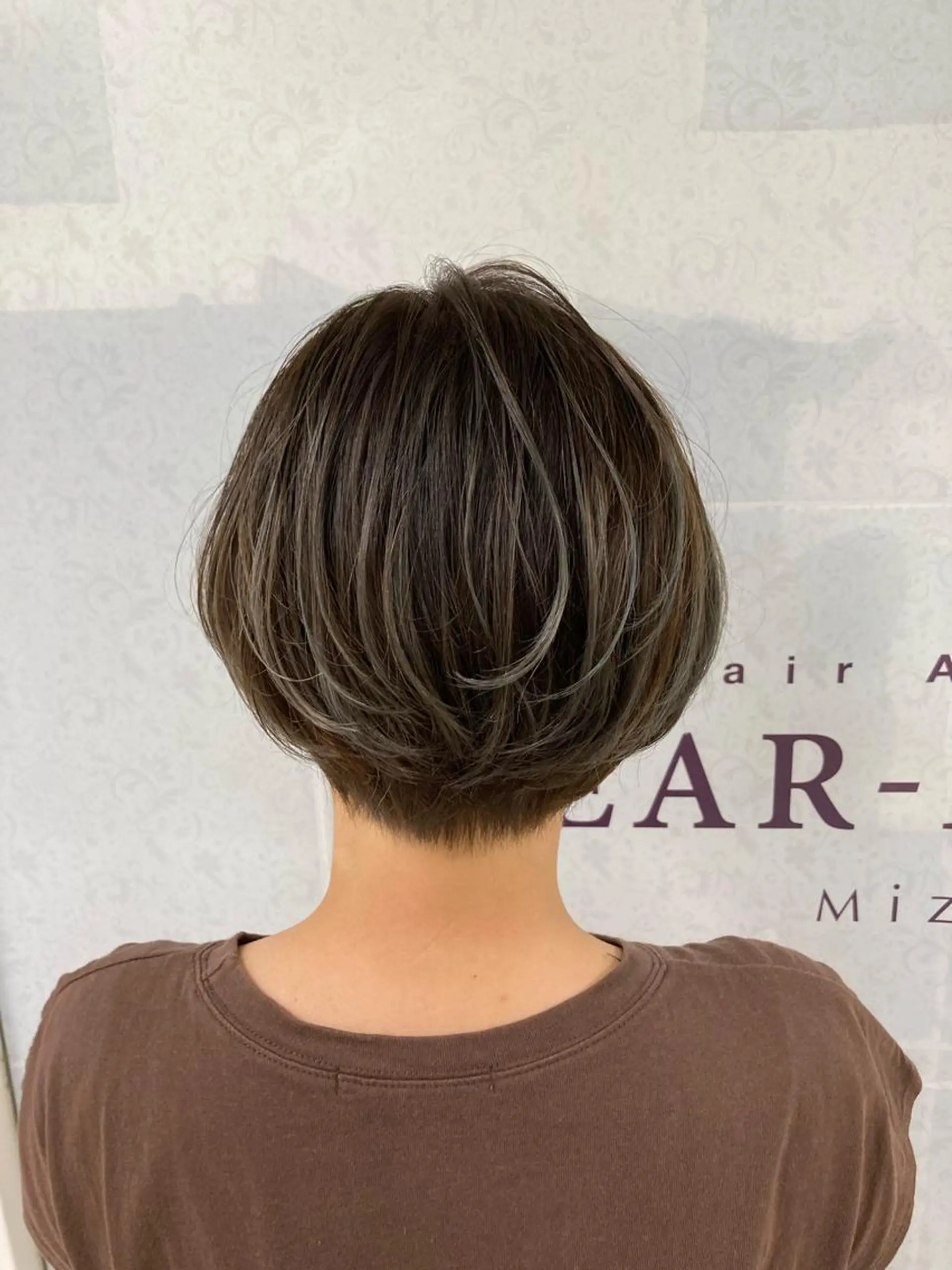 ショート カラー アッシュ ベージュカラー ハイライトカラー ハイライト 中嶋 ナカジマのヘアスタイル