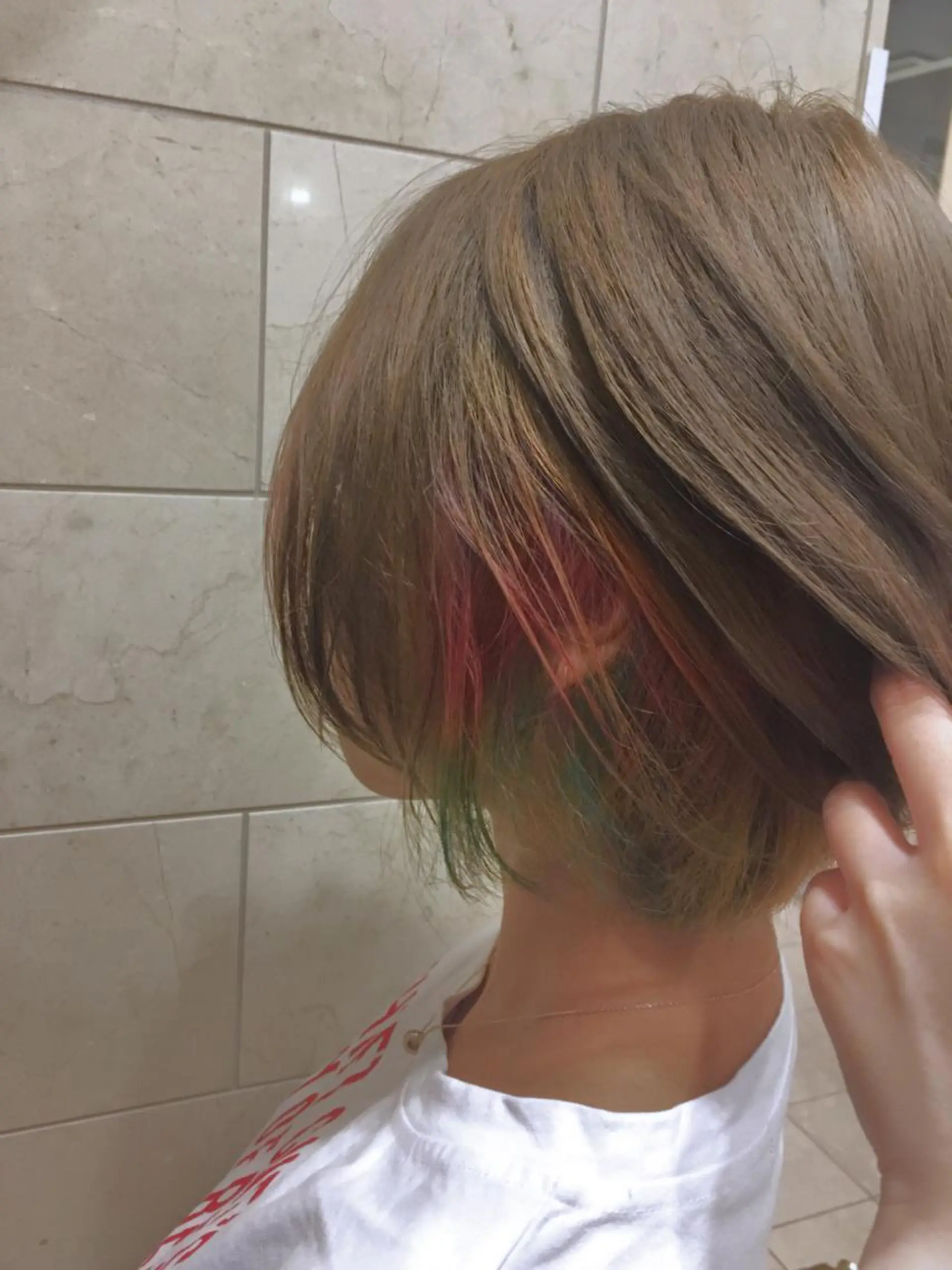ショート カラー インナーカラー ユニコーンカラー 農添 杏のヘアスタイル