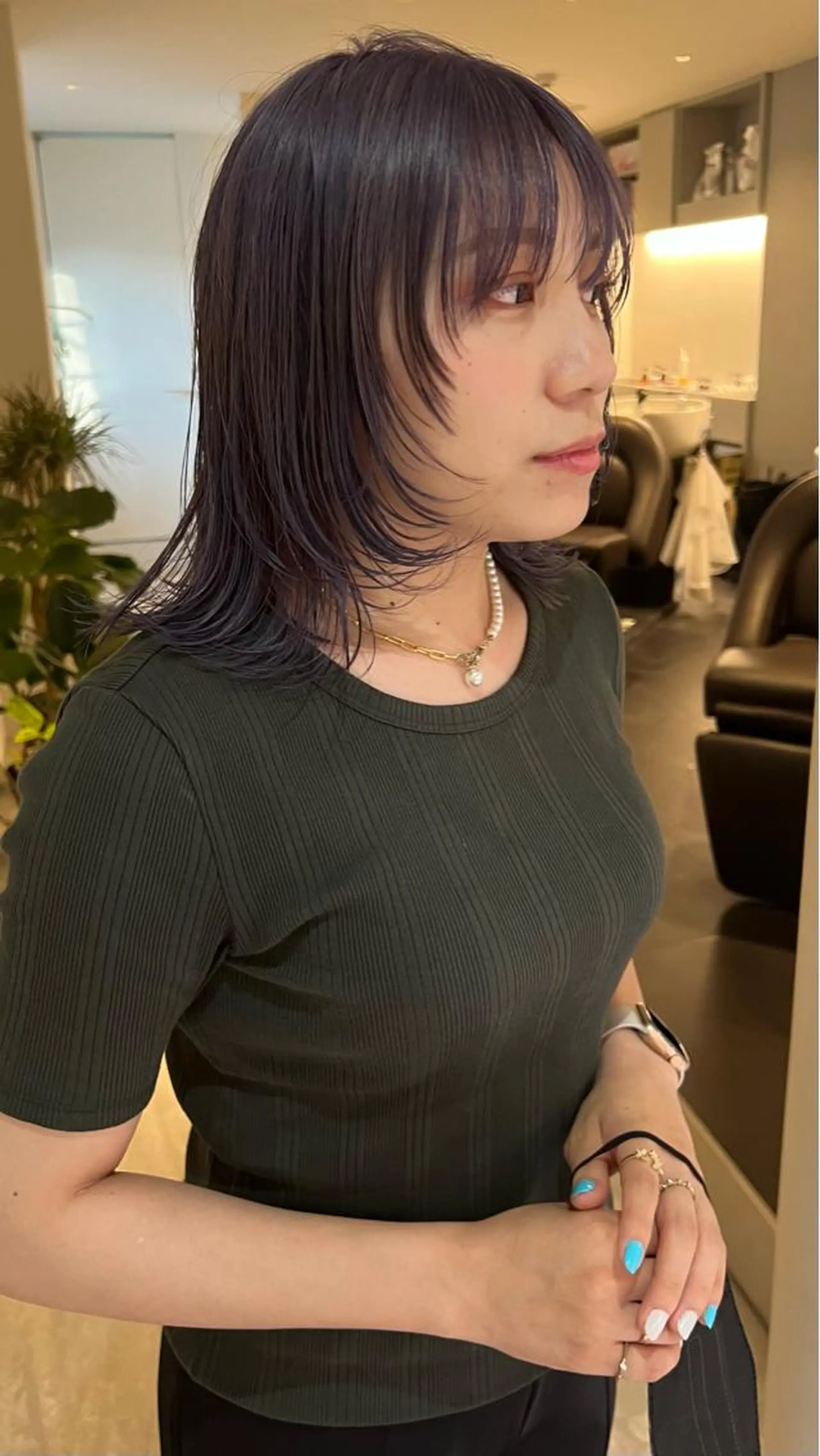 ミディアム カラー ボブレイヤー ブリーチ ラベンダーカラー ボブ レイヤーカット RAIMA ハイトーン/ベージュのヘアスタイル