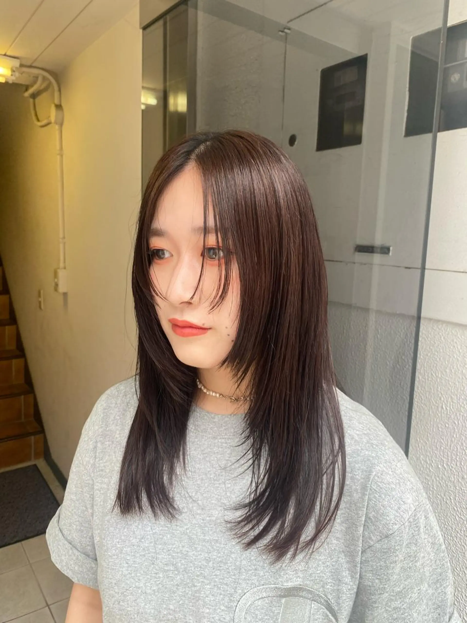 セミロング ヒガシ サヨのヘアスタイル