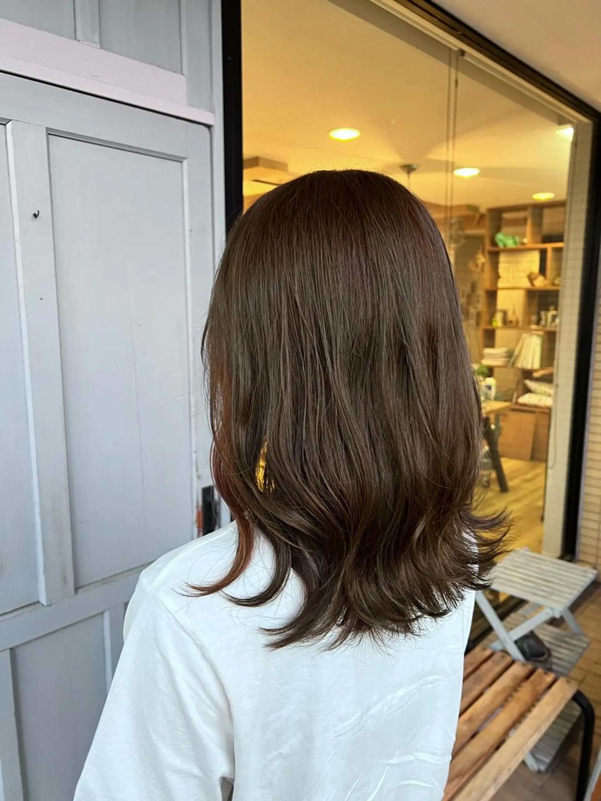 ロング カラー アッシュ ベージュカラー グレージュ オリーブグレージュ オリーブグレー ヘアカラー トリートメント ツキダテ ユイのヘアスタイル
