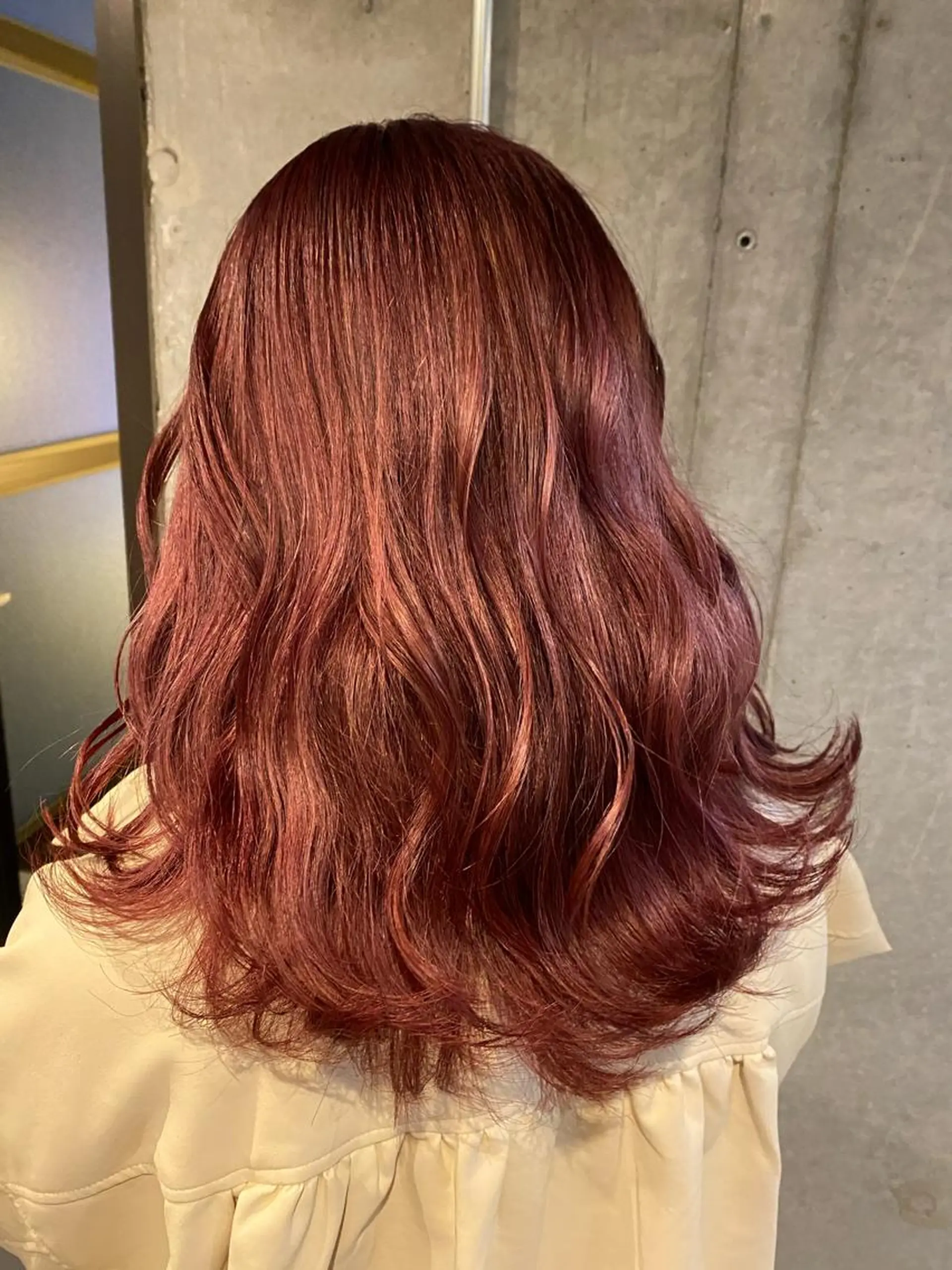 カラー ピンクカラー ヘアカラー トリートメント レイヤーカット ハイトーンウエダのヘアスタイル