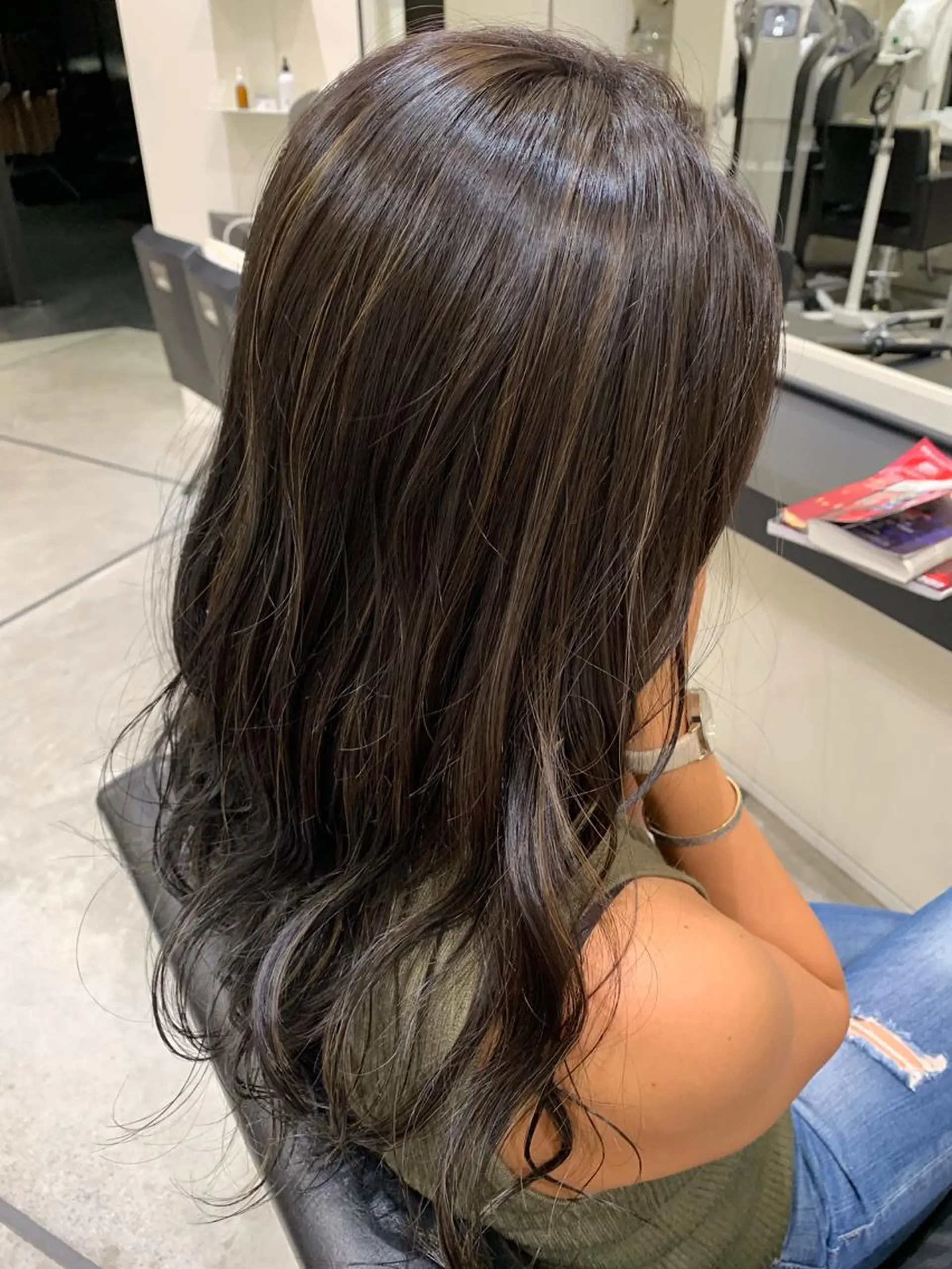 ロング カラー ベージュカラー ハイライトカラー ハイライト カット ヘアカラー 喜友名 泉樹のヘアスタイル