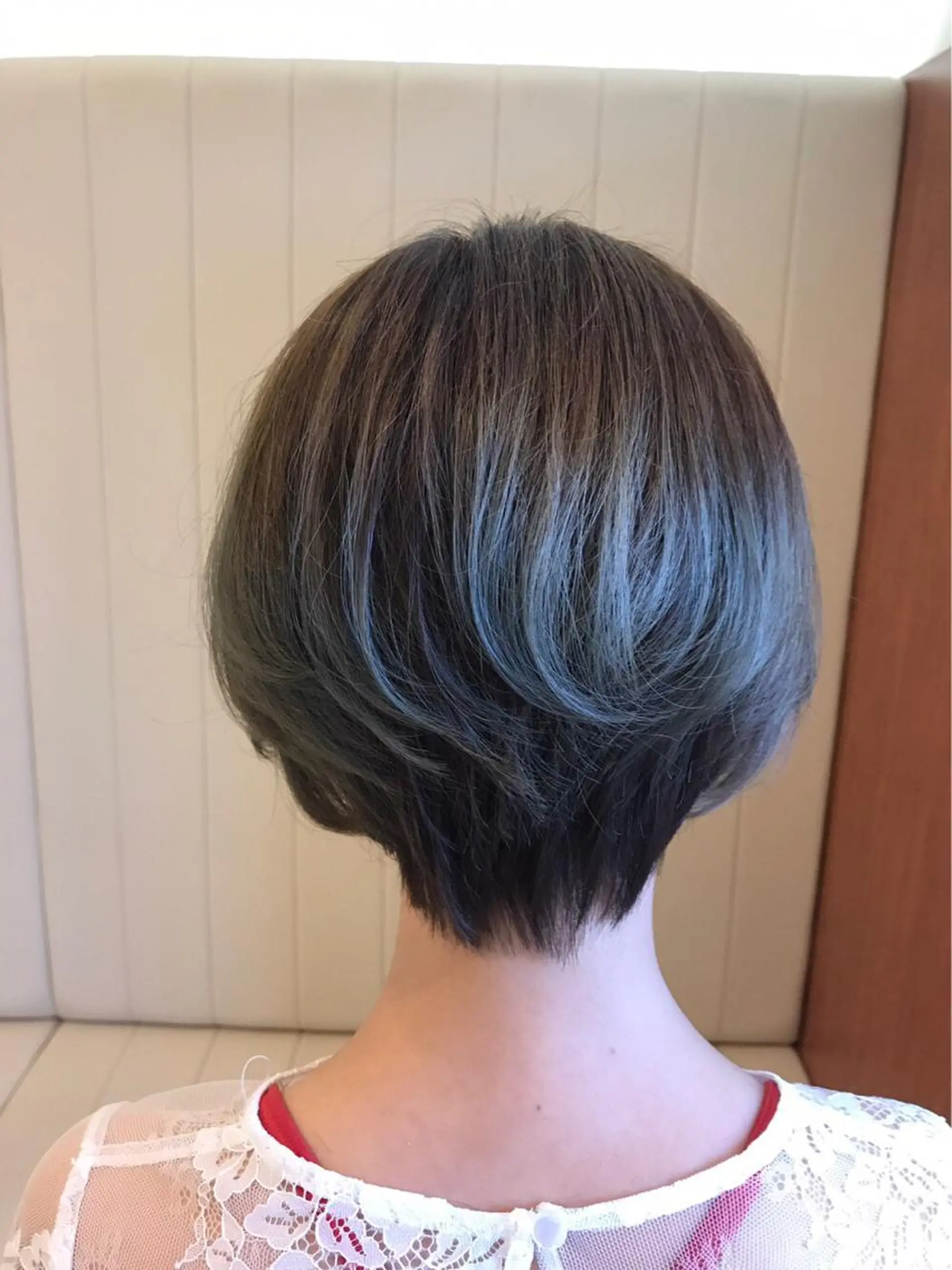 ショート 金沢 広美のヘアスタイル