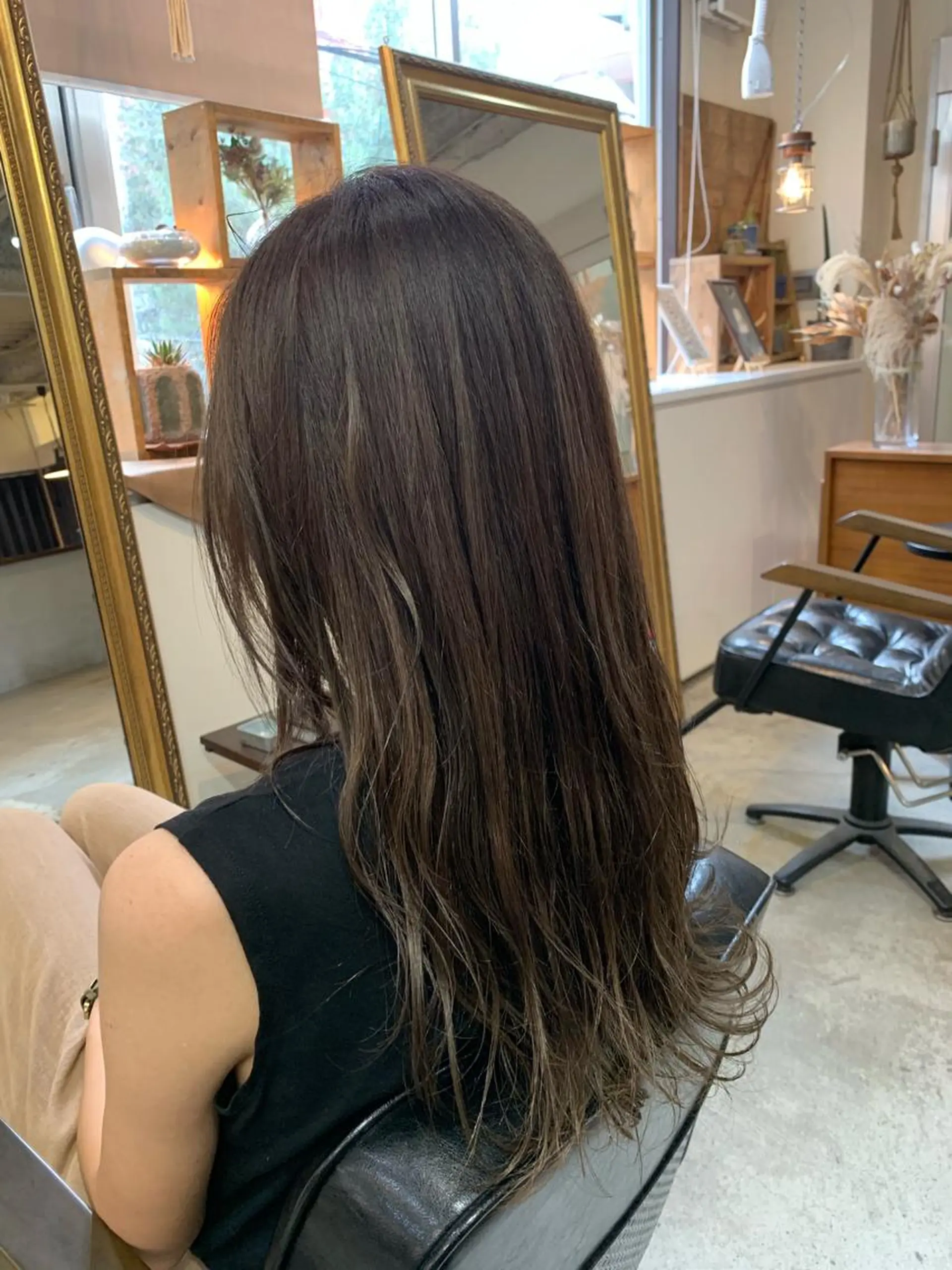 ロング カラー ヘアカラー トリートメント LEB所属・下河 宗太のヘアスタイル