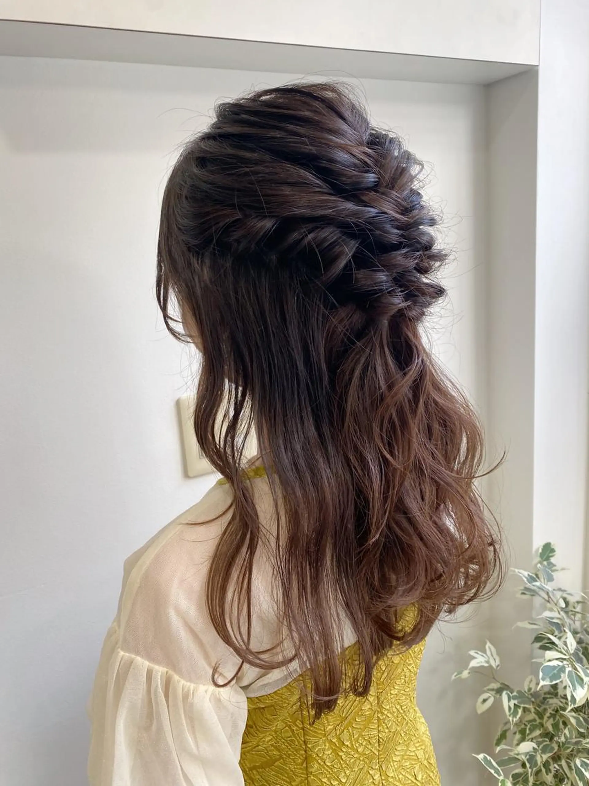 ヘアアレンジ ハーフアップ 結婚式・ブライダル ヘアセット saki🌼ボブ× 透明感カラー🌼のヘアスタイル