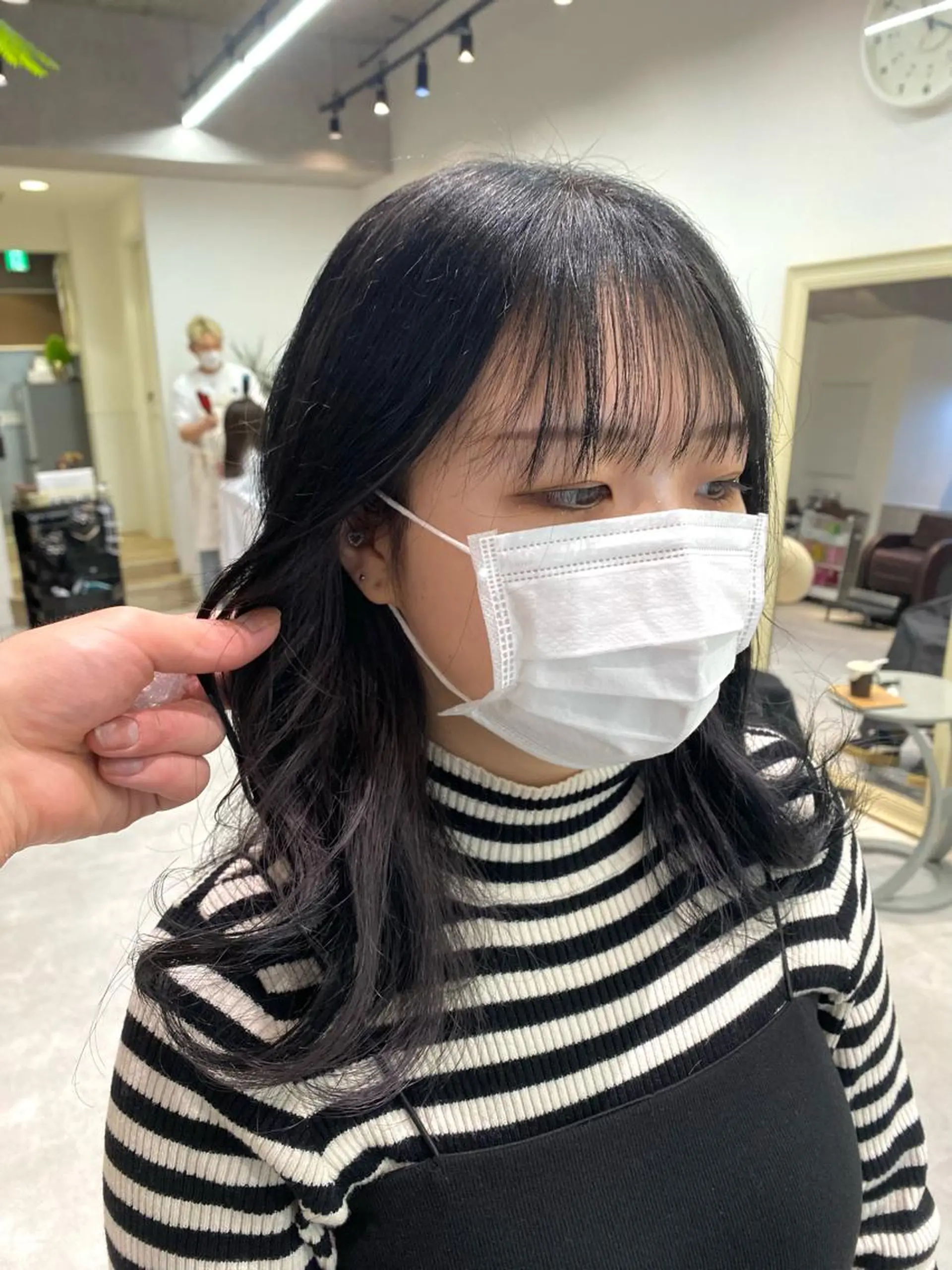 セミロング カラー ブリーチ メンズパーマ支配率 No.1🔥坂井那吏のヘアスタイル
