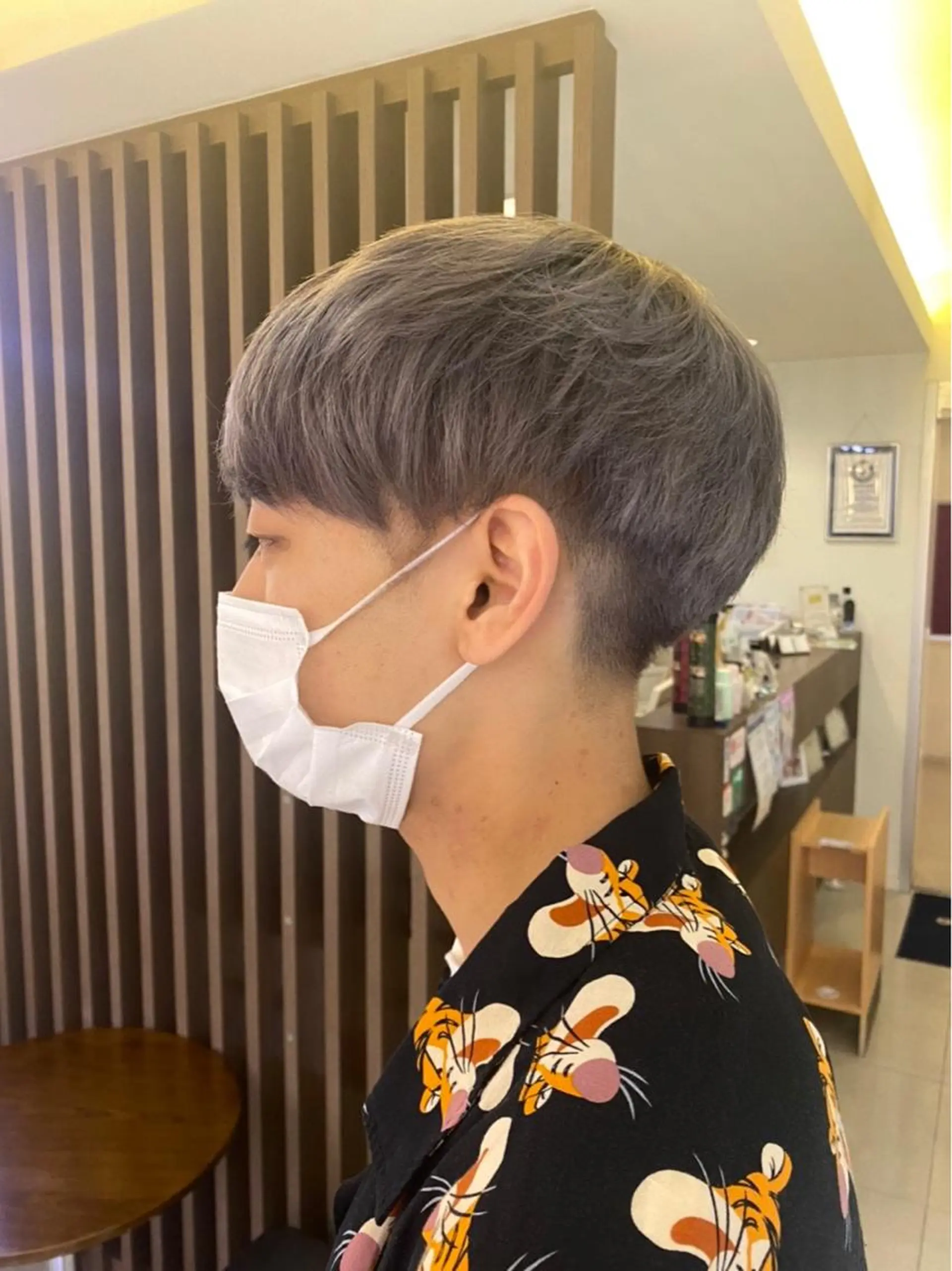ショート カラー メンズ メンズブリーチ ブリーチ ダブルカラー シルバー ✨垢抜け✨3Dカラー 山本美侑のヘアスタイル