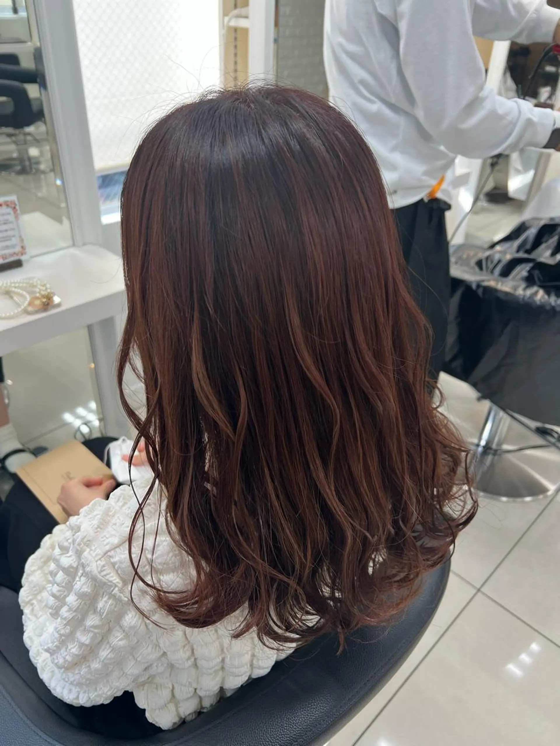 セミロング カラー ブリーチ ブリーチなしカラー ヘアカラー トリートメント 【暖色カラー特化】 中山由梨のヘアスタイル