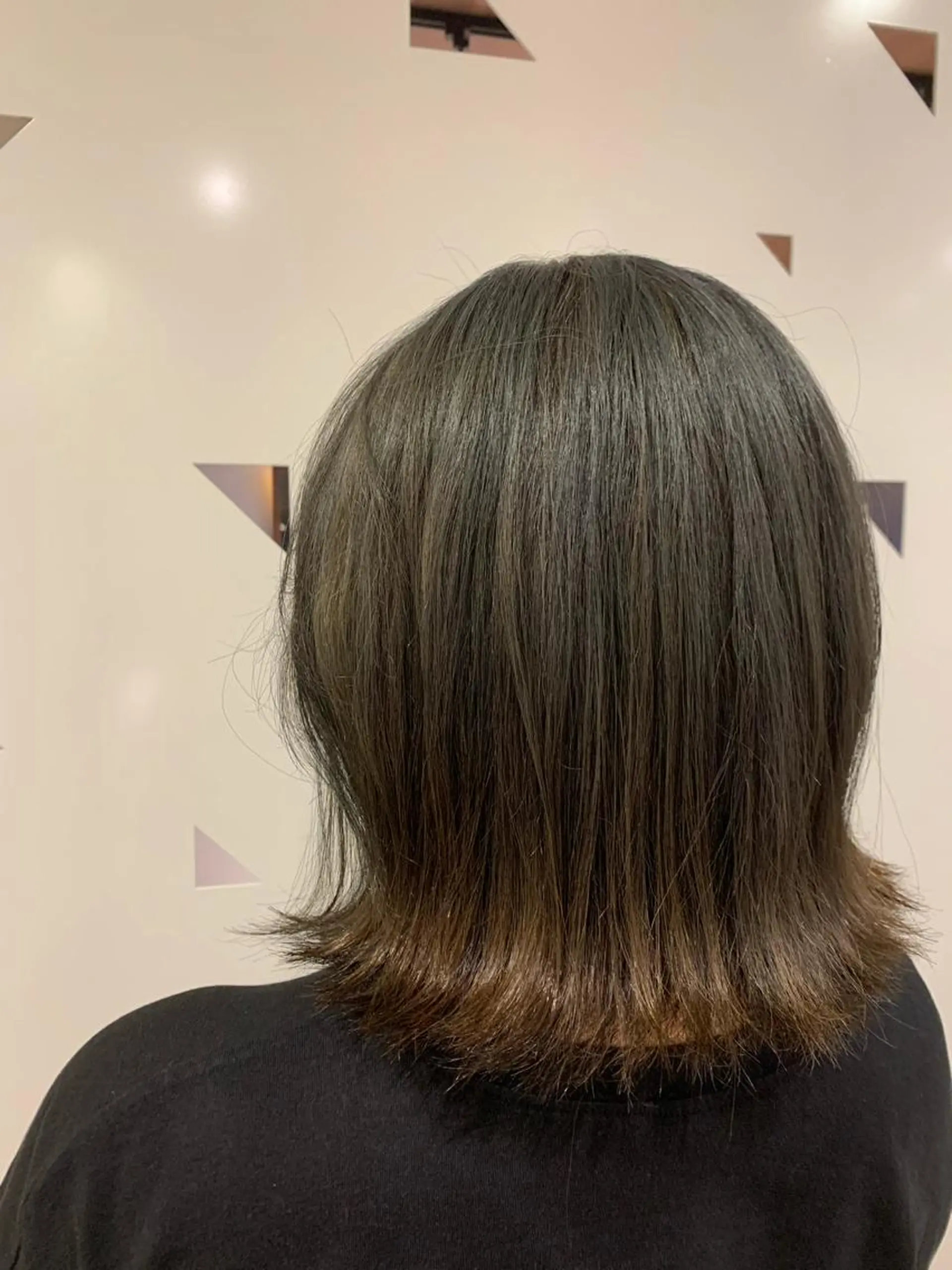 ミディアム カラー 近藤 若菜のヘアスタイル