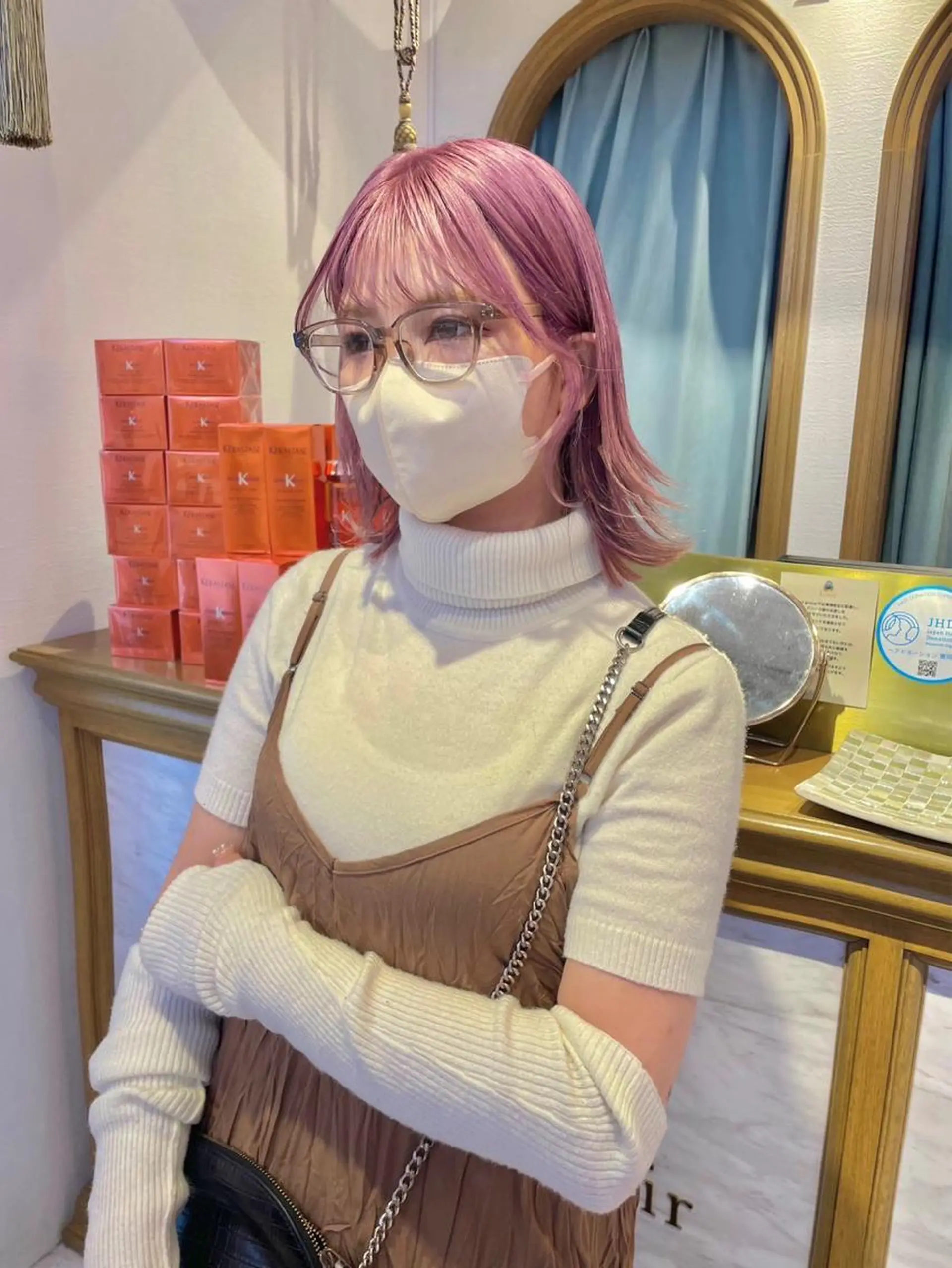 ミディアム カラー ヘアアレンジ ワンレンボブ ショートボブ アッシュ バレイヤージュ ベージュカラー 髪質改善【縮毛矯正】 美髪ボブを量産する人のヘアスタイル