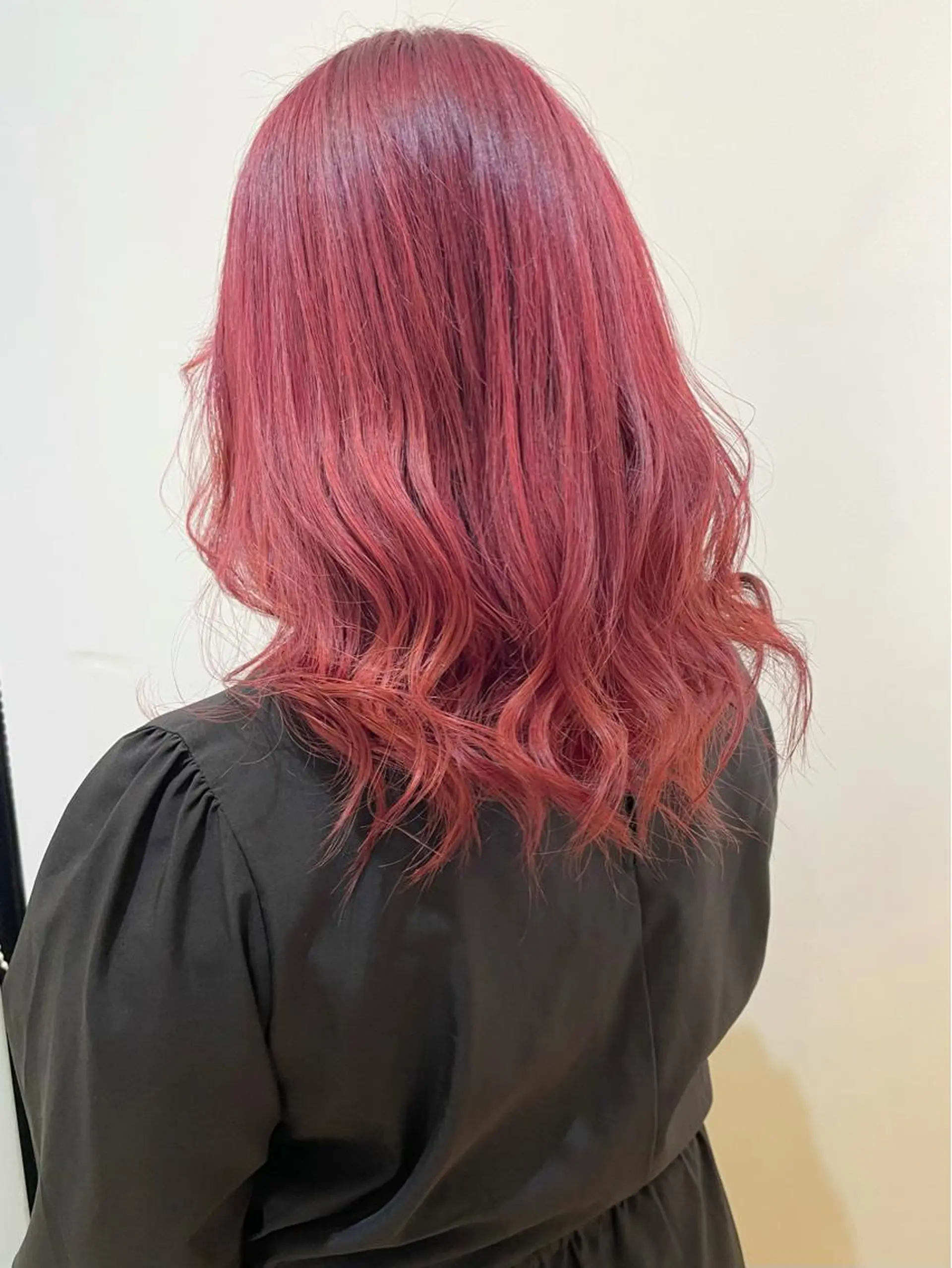 ミディアム カラー ピンクカラー ヘアカラー トリートメント 佐藤 魁人のヘアスタイル