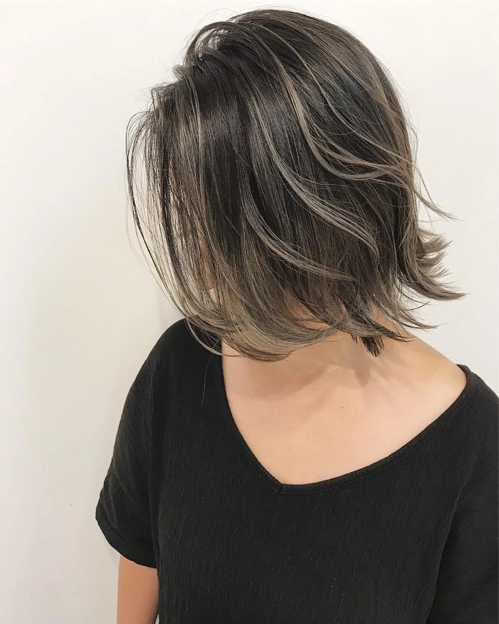 ミディアム カラー ハイライトカラー ボブ ハイライト 外ハネヘア カット ヘアカラー grow【グロウ】恵比寿所属・奥野 貴史　代表　レイヤーのヘアスタイル
