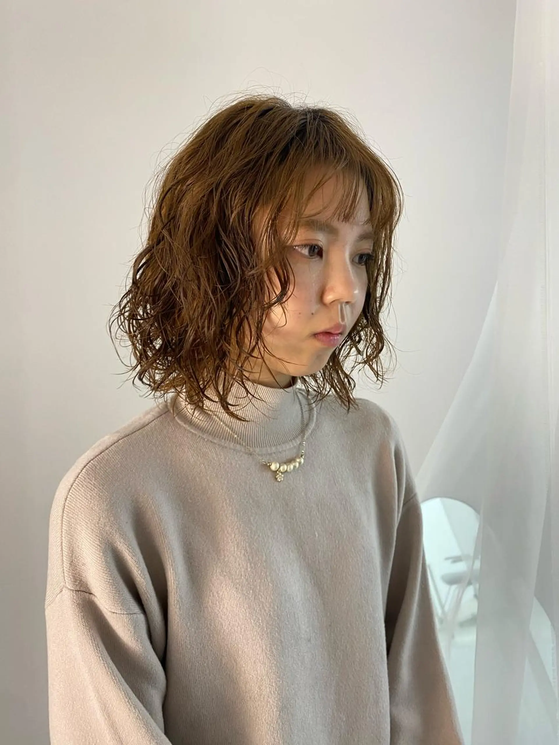 ミディアム ミディアムパーマ 鈴木 漱一郎のヘアスタイル