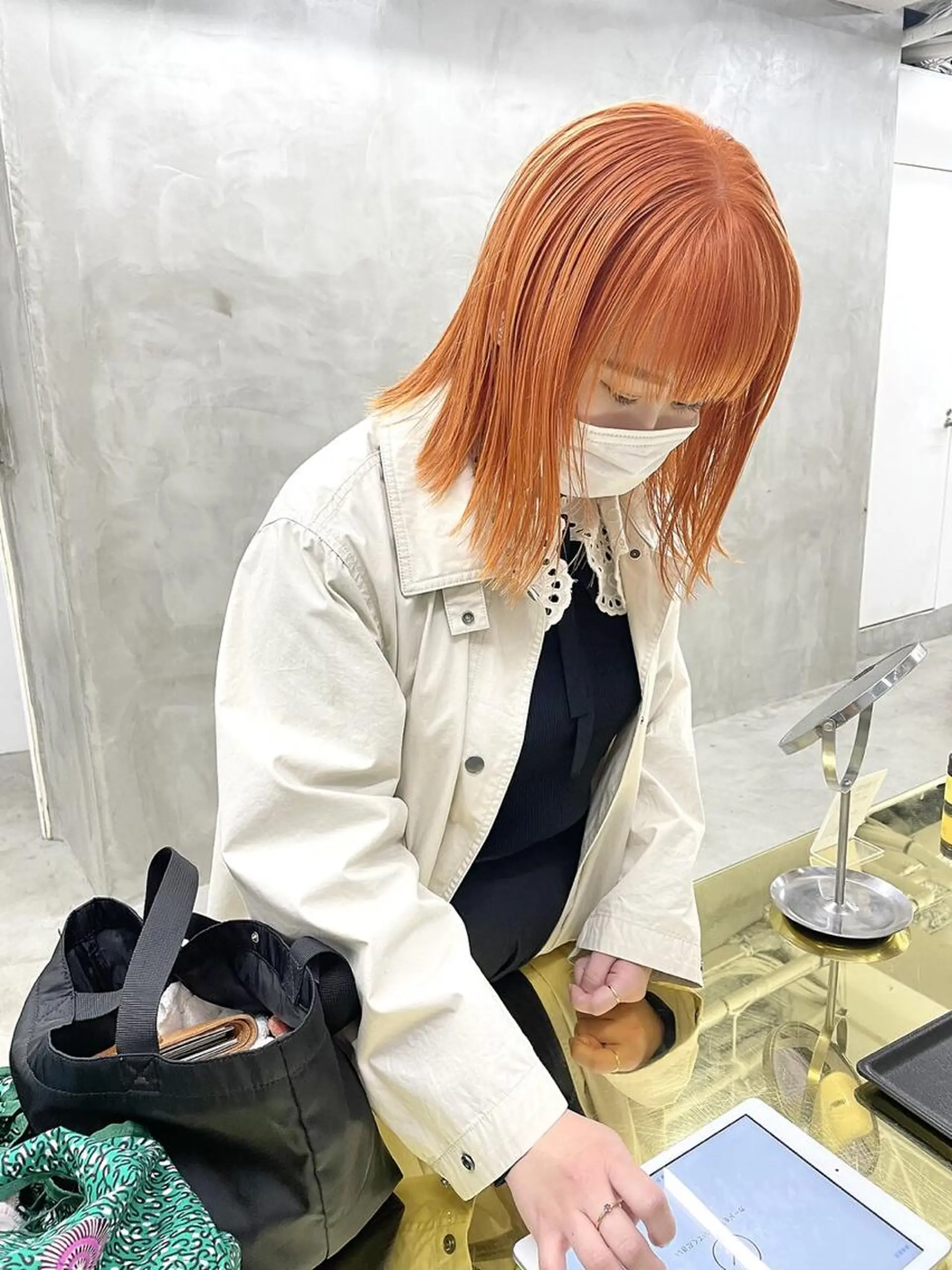 ミディアム カラー パーマ ヘアアレンジ メンズ ミディアムパーマ メンズバレイヤージュ メンズブリーチ センターパート フェードカット ヘアカラー トリートメント ハイトーン/レイヤー 🌸さくらのヘアスタイル