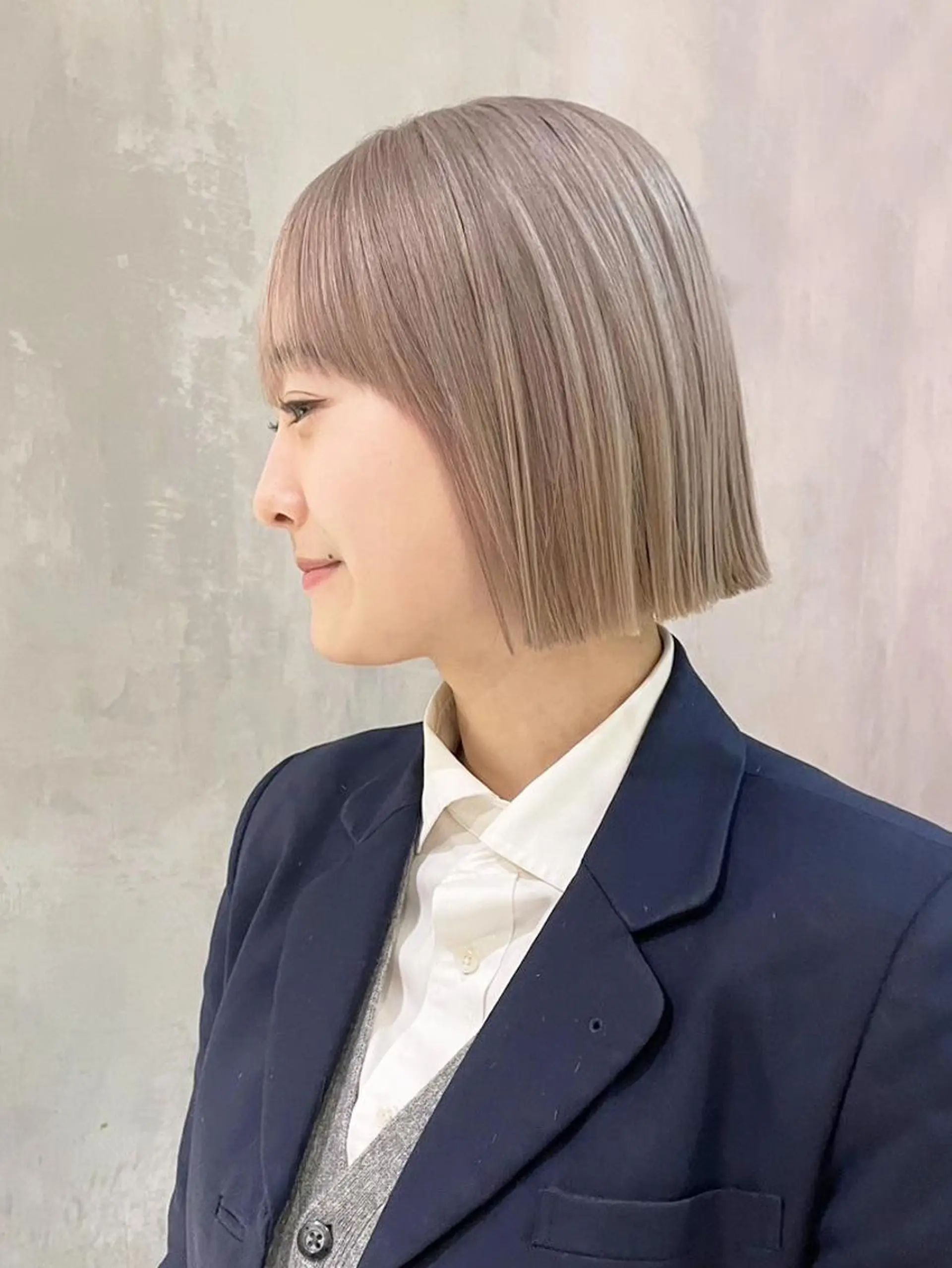 カラー ミディアム ベージュカラー くびれヘア レイヤーカット カット ヘアカラー トリートメント ITby ALBUM 北千住店のヘアスタイル
