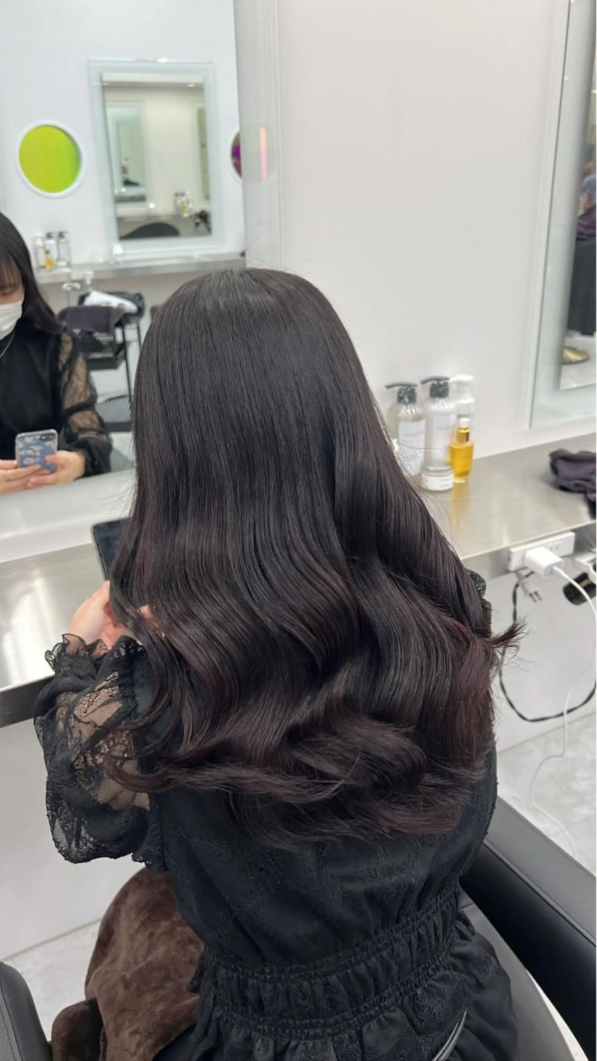 ミディアム カラー パーマ ヘアアレンジ メンズ ブラウンカラー ラベンダーカラー ラベンダーブラウン ヘアセット 色気ある大人カラー /ブリーチなしのヘアスタイル