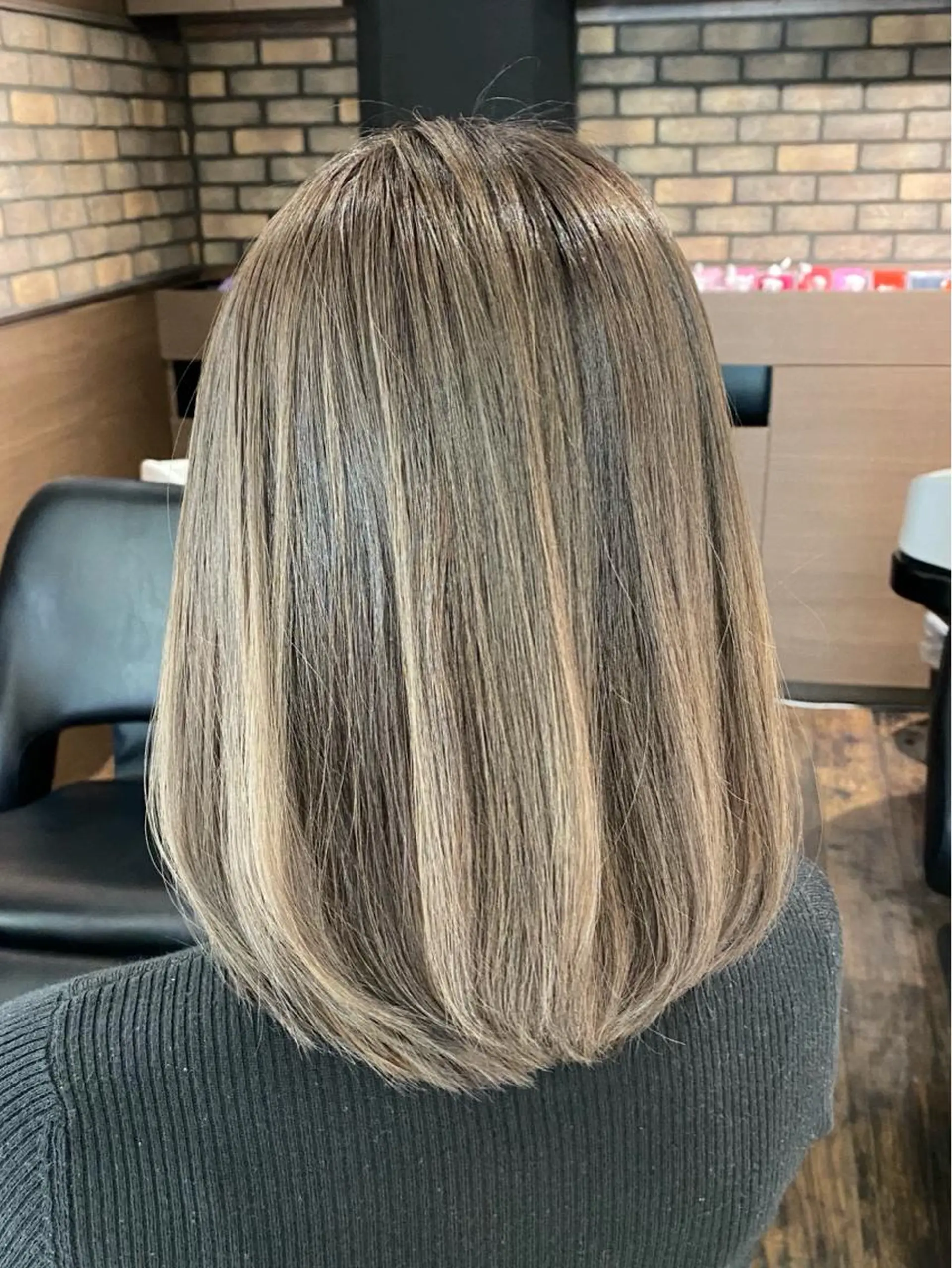 ミディアム ハイライト salowin自由が丘COMS所属・白井 秀太郎のヘアスタイル