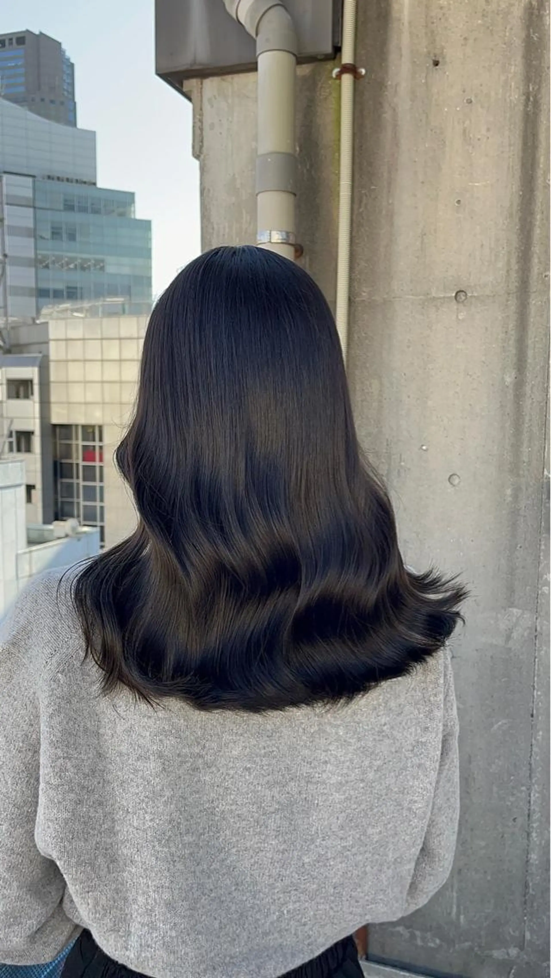 ロング カラー ヘアアレンジ ダークグレー ダークグレージュ グレージュ 原宿/ハイトーン/ デザインカラー/のヘアスタイル