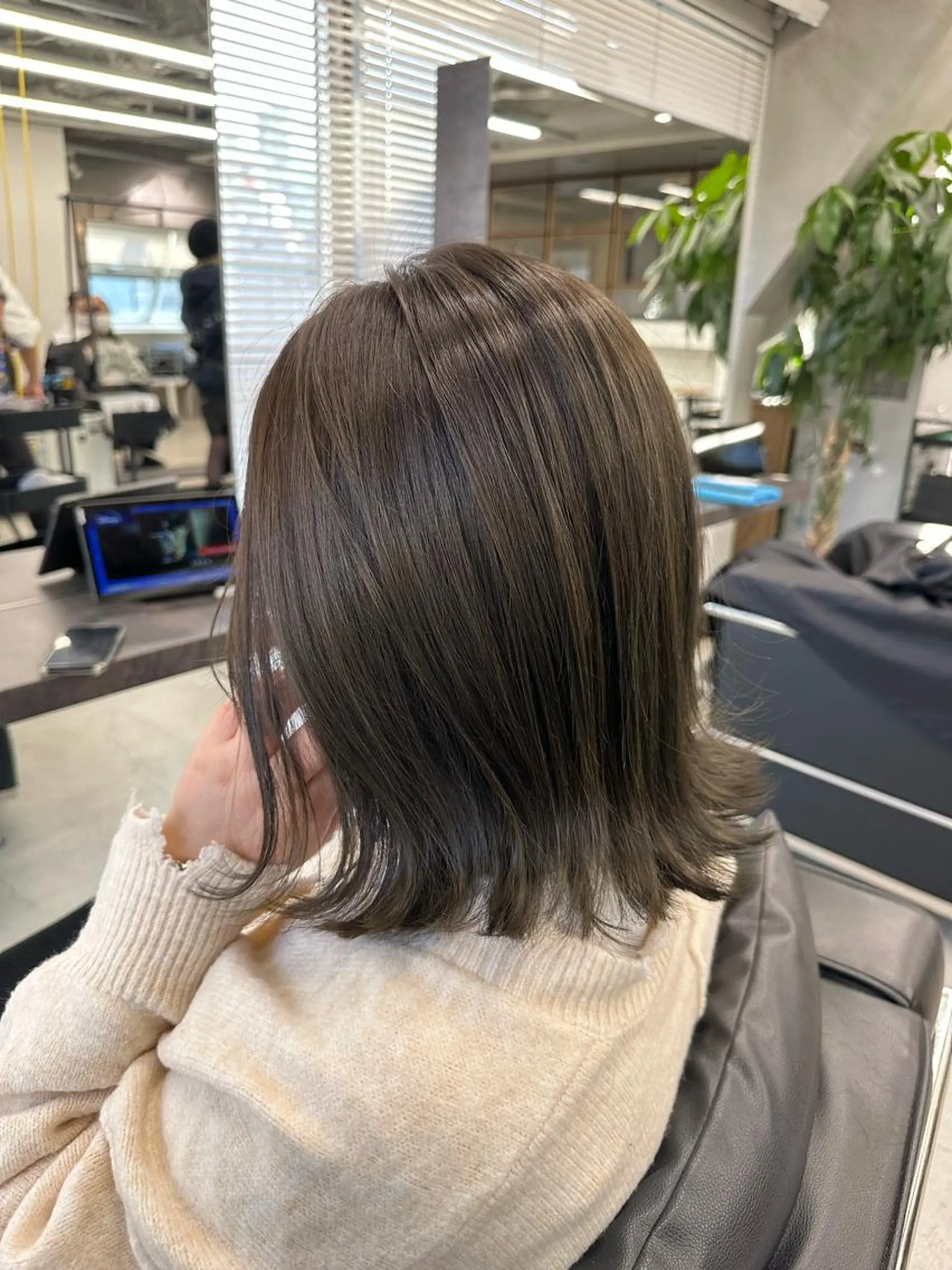 ミディアム カラー カット ヘアカラー トリートメント ✨大人韓国風レイヤー ✨吉原 潤✨のヘアスタイル
