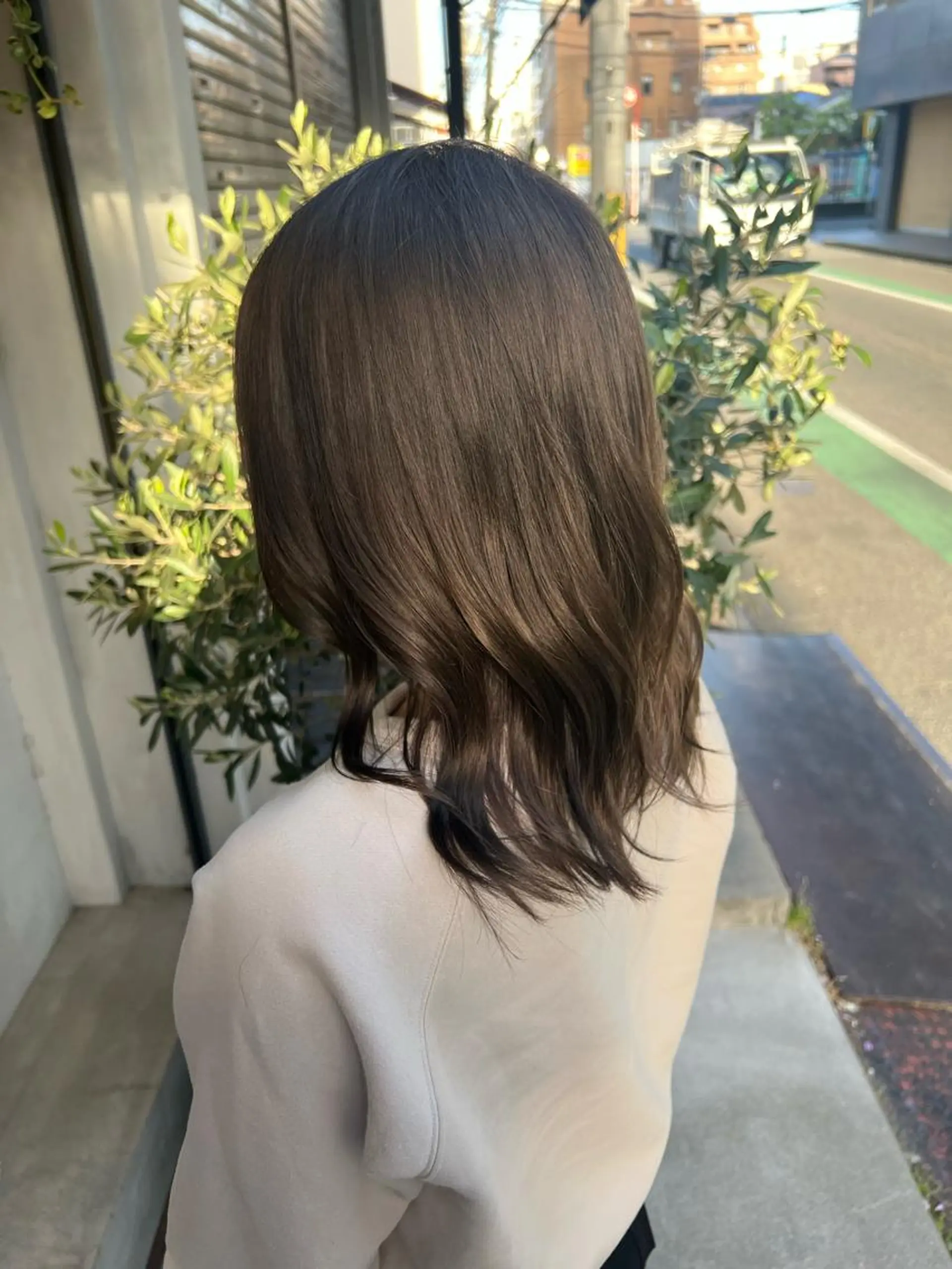 セミロング カラー カット パーマ トリートメント ENIF　大島 芽生のヘアスタイル