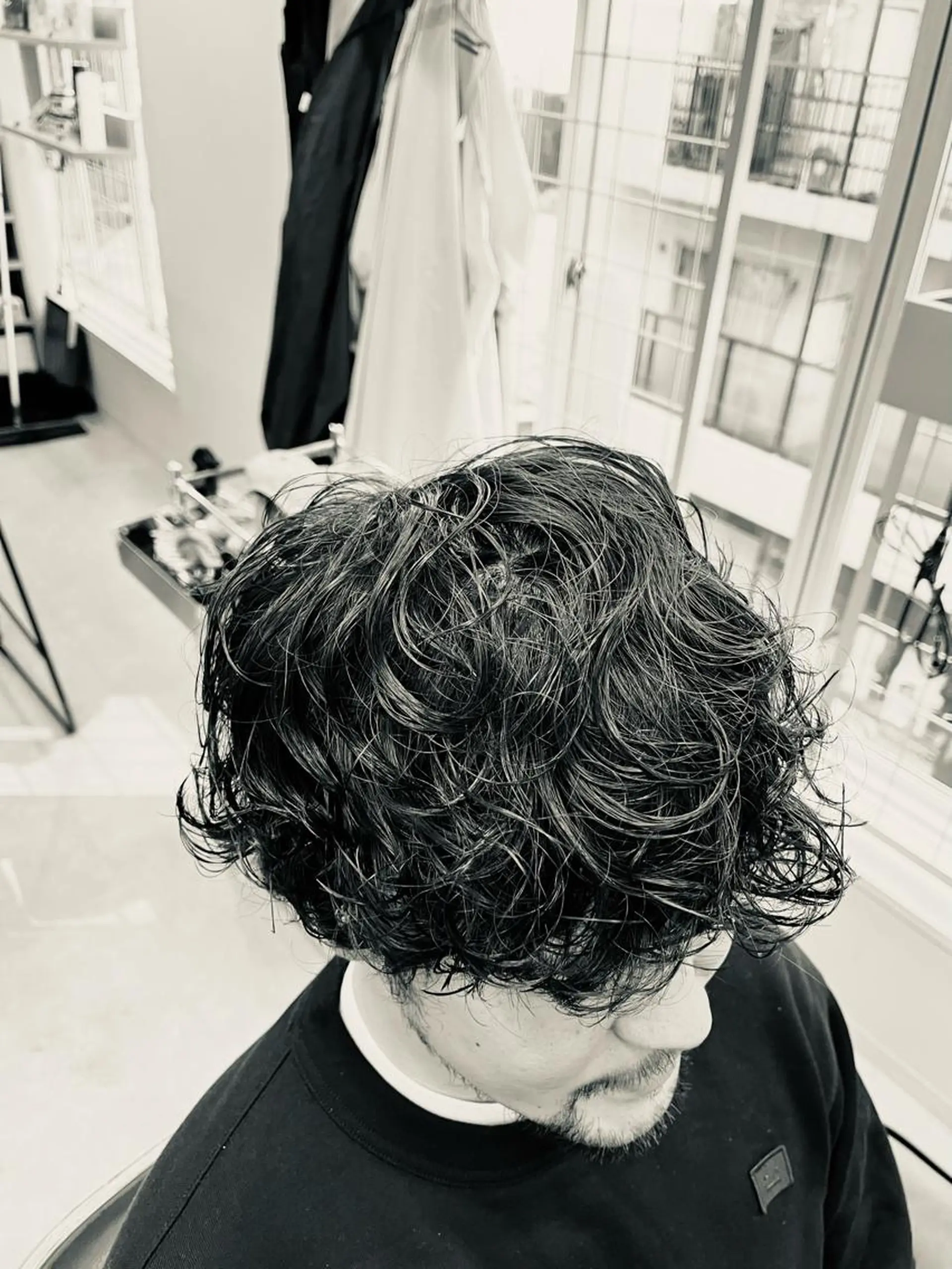 ショート パーマ メンズ センターパート フェードカット マッシュ メンズパーマ メンズツイストパーマ icon Blue所属・池袋メンズパーマ フェード純平のヘアスタイル