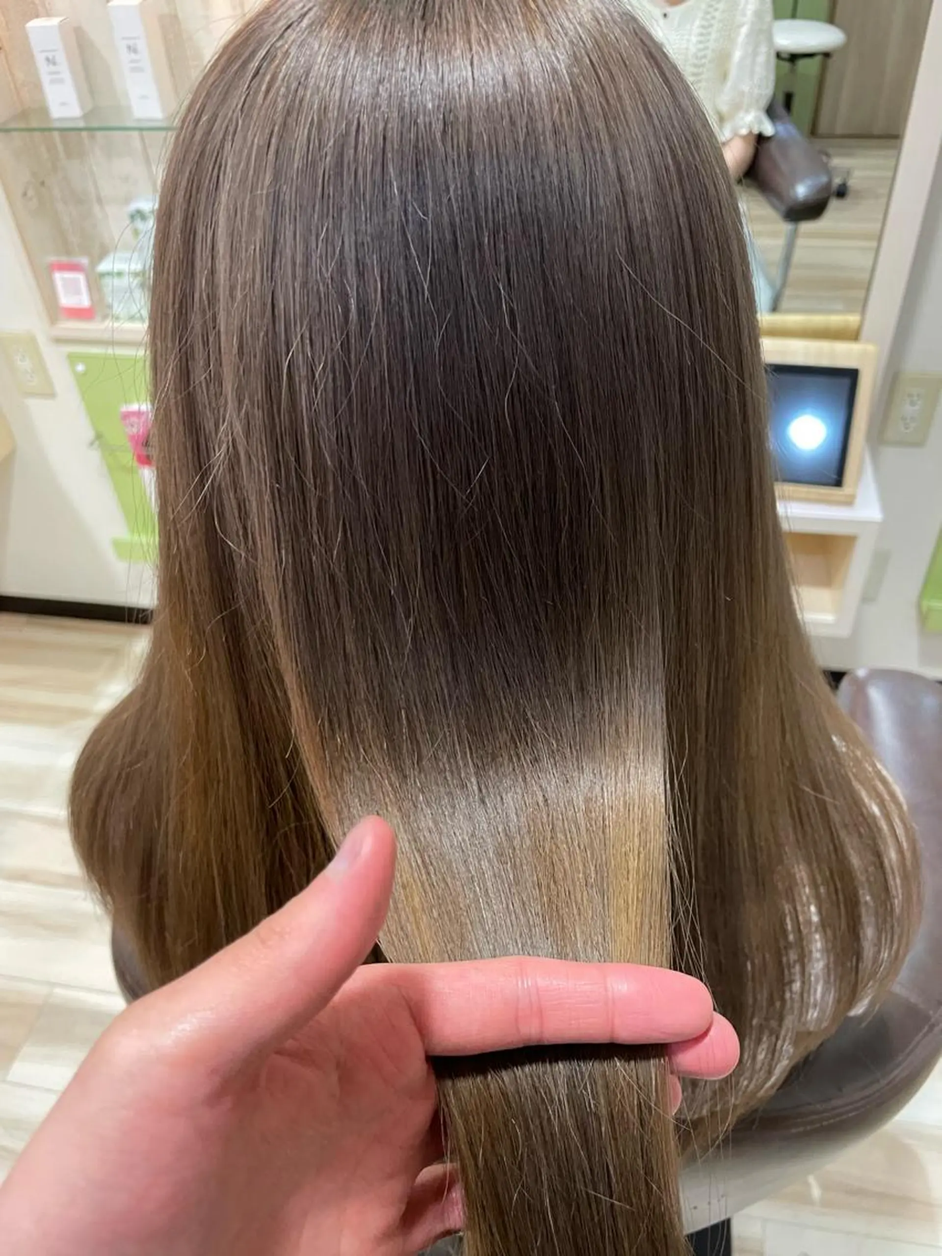 セミロング カラー 🌈kamiiro 🌈のヘアスタイル