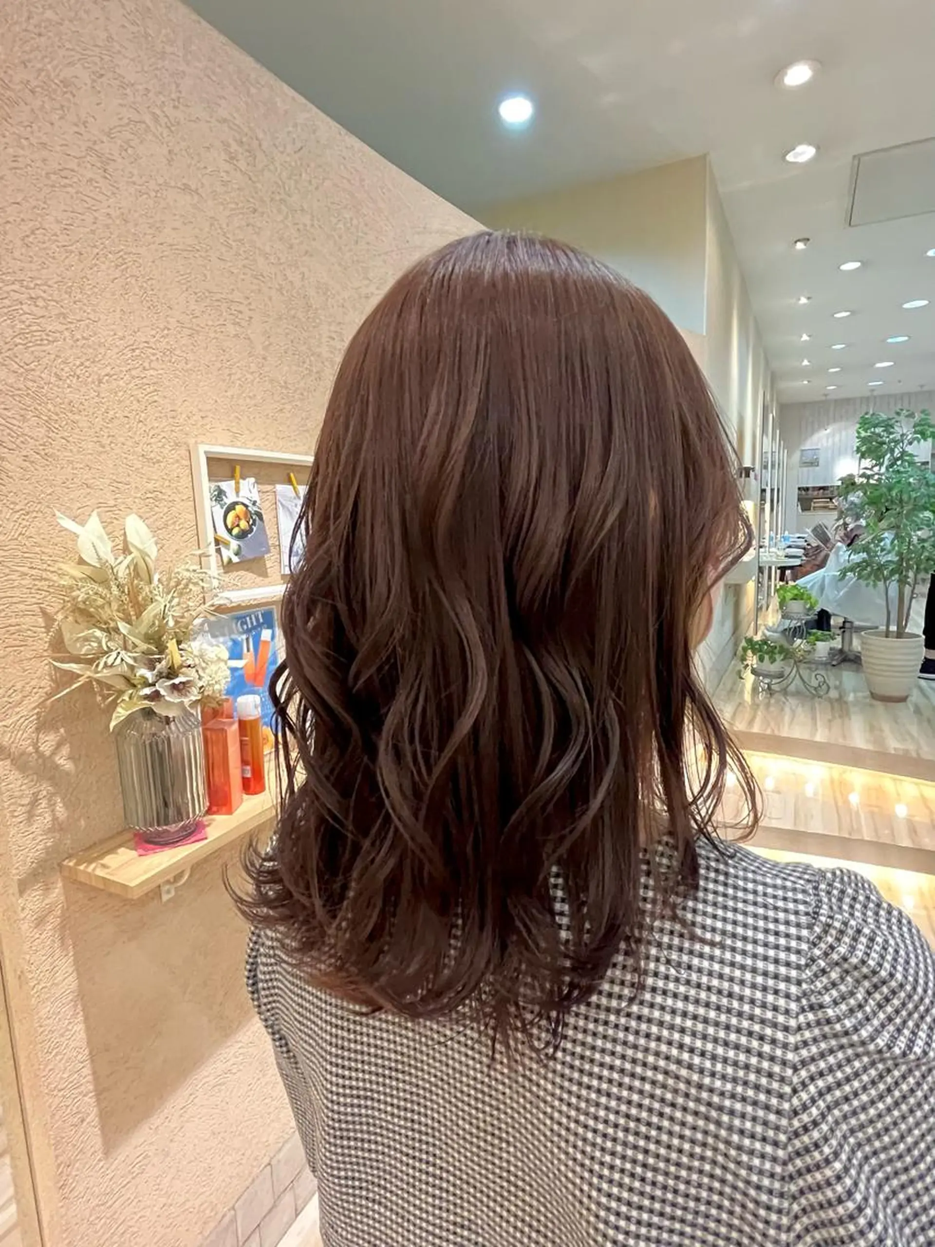 カラー ヘアアレンジ ブリーチ ブラウンカラー ブリーチなしカラー 関 琴美のヘアスタイル