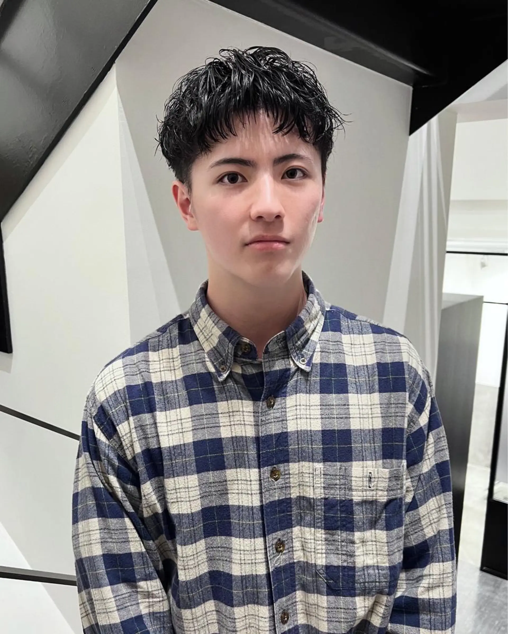 パーマ メンズ メンズパーマ スパイキーショート カット Qin shaire salon 原宿verno店所属・【センターパート】 ETO／江藤翼の眉毛・アイブロウイメージ