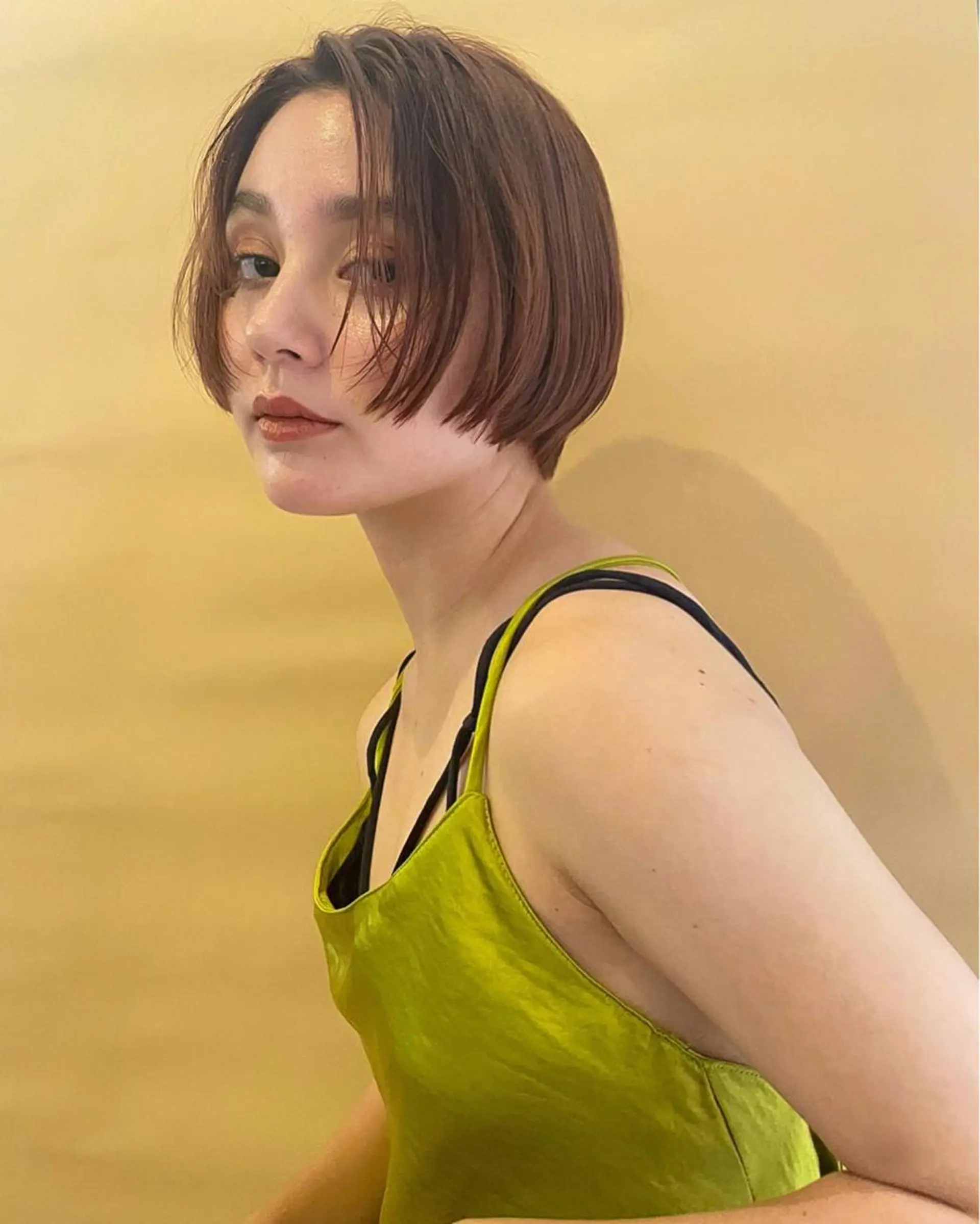 ショート カラー ブリーチ ブラウンカラー ケアブリーチ オレンジ オレンジブラウン カット ヘアカラー トリートメント Loom.所属・村上雅人 ナチュラルモードのヘアスタイル