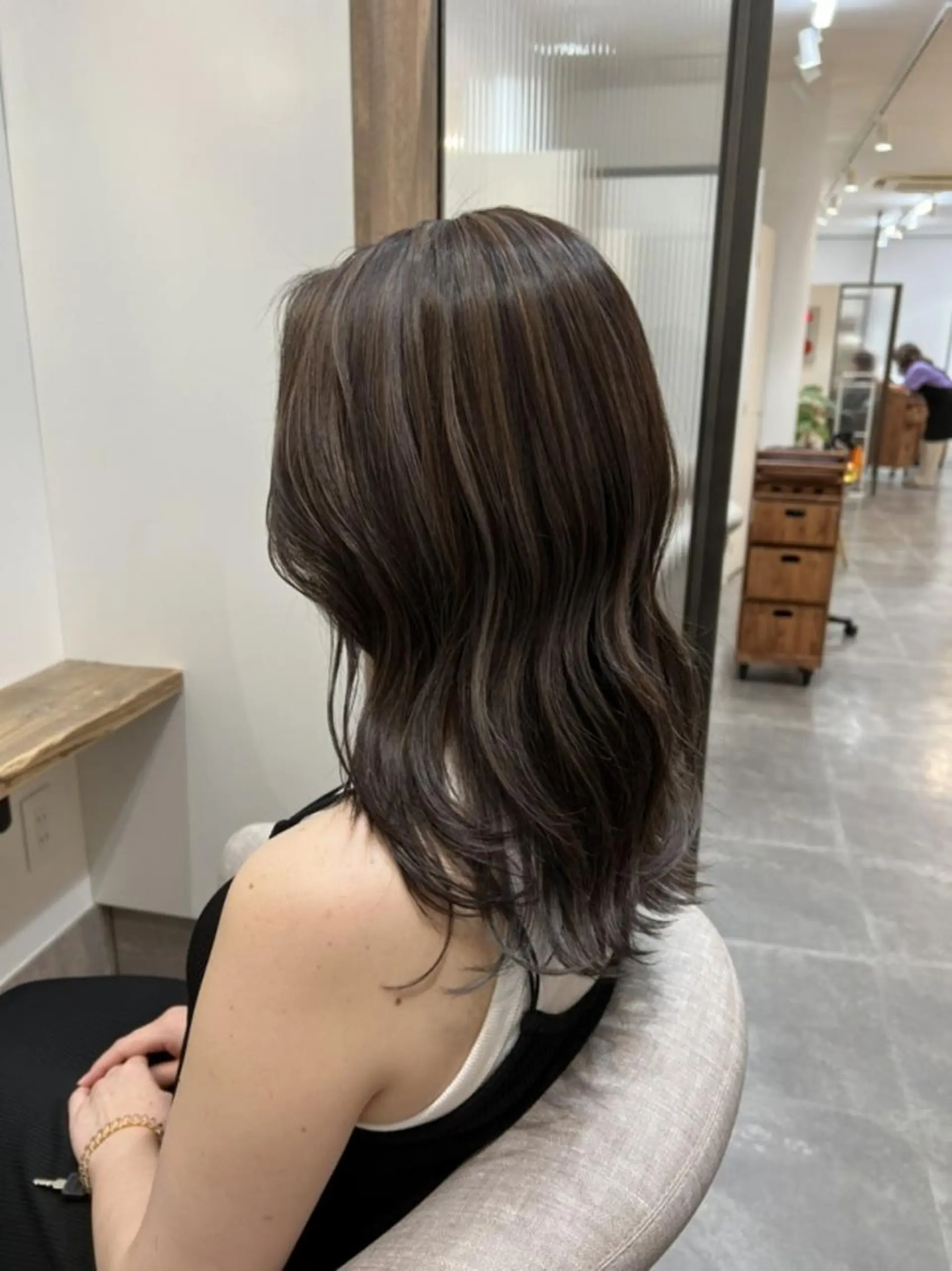 セミロング ハイライト Ami アミのヘアスタイル