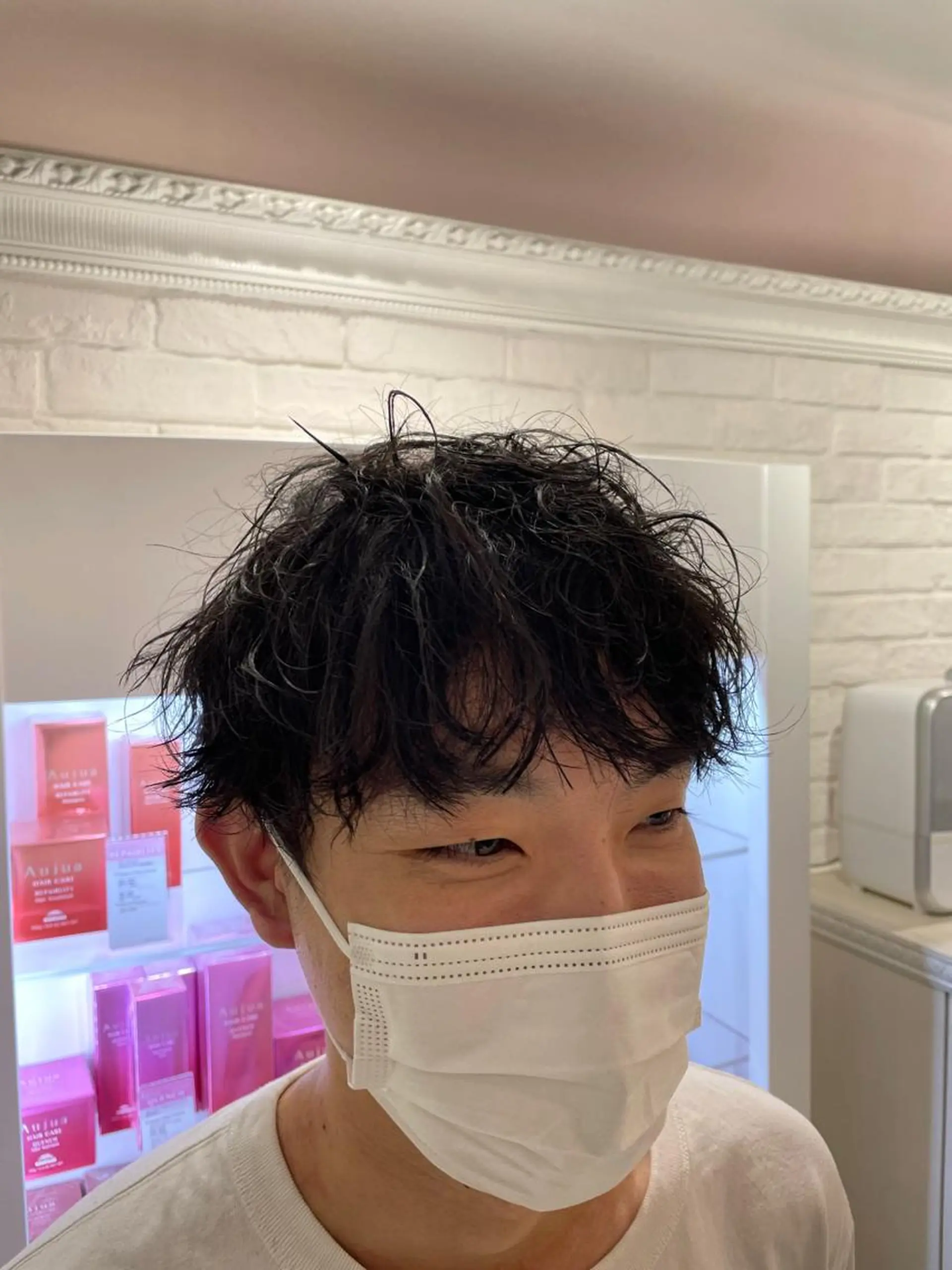 パーマ メンズ 波巻きパーマ センターパート 川島爽楽のヘアスタイル