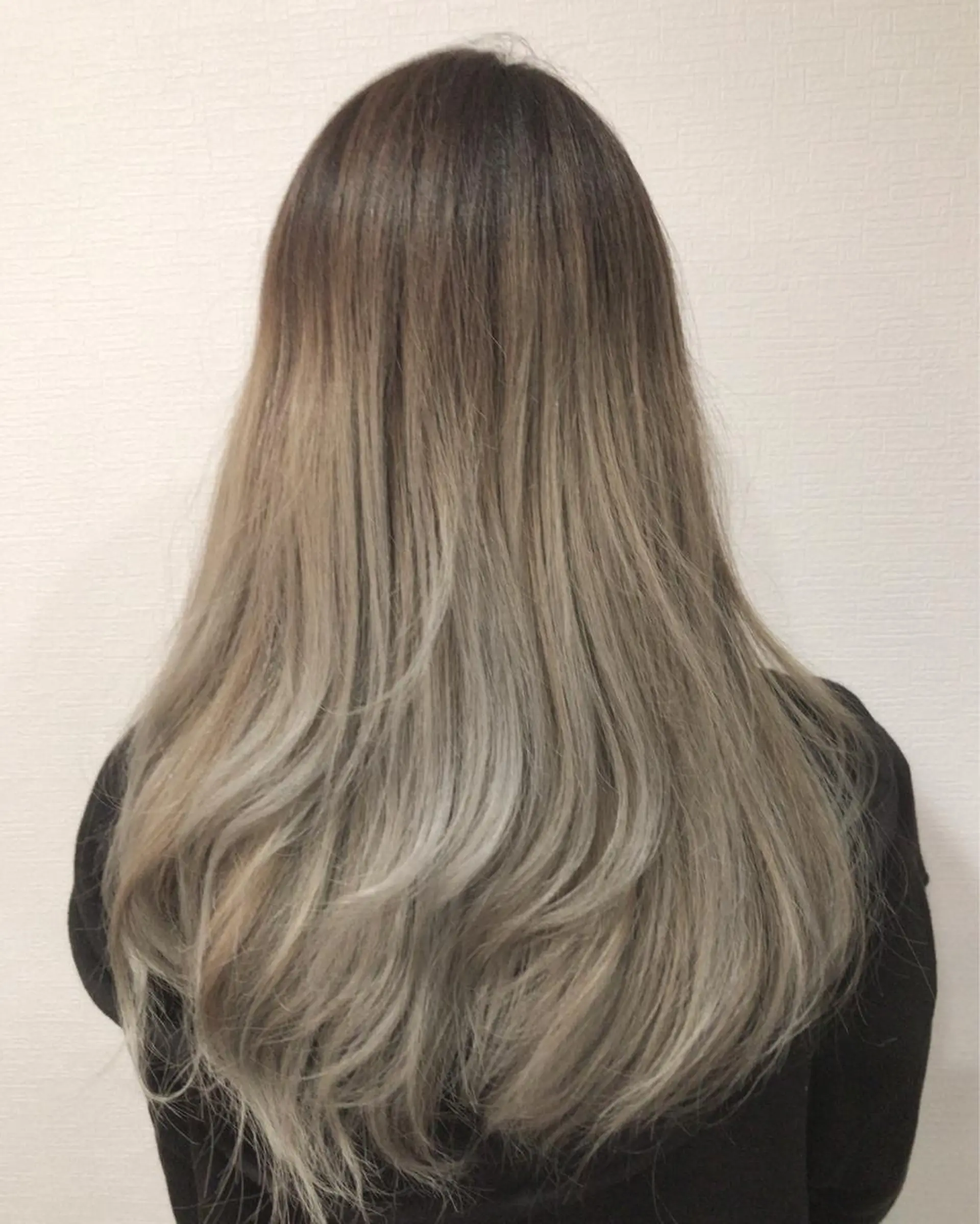 ロング カラー レイヤーカット匠 イソザキノリユキのヘアスタイル