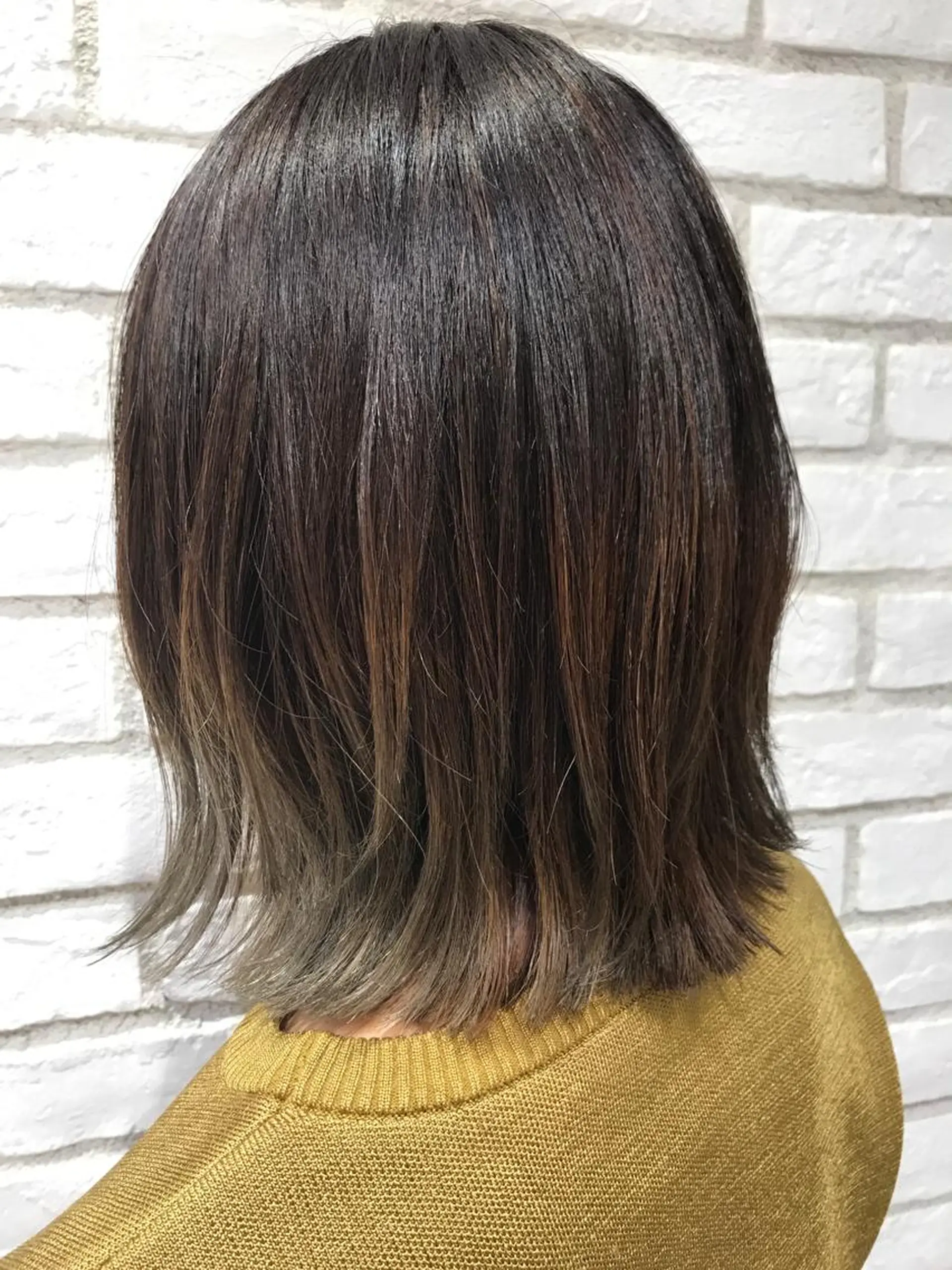 ミディアム カラー 切りっぱなしボブ グラデーションカラー ボブ Ash 戸田公園店のヘアスタイル