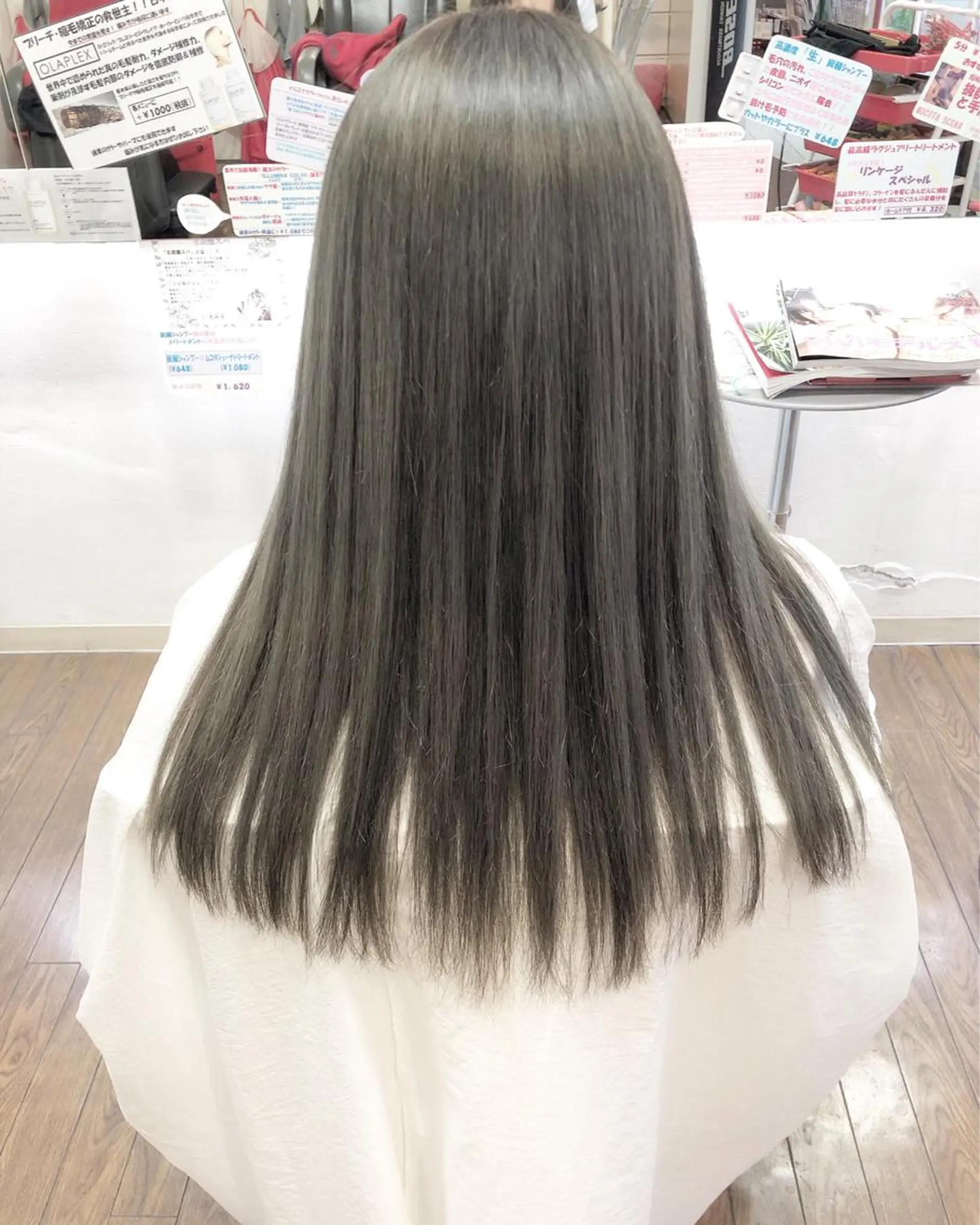 セミロング カラー アッシュ ブリーチ イルミナカラー ヘアカラー 萩原 博のヘアスタイル