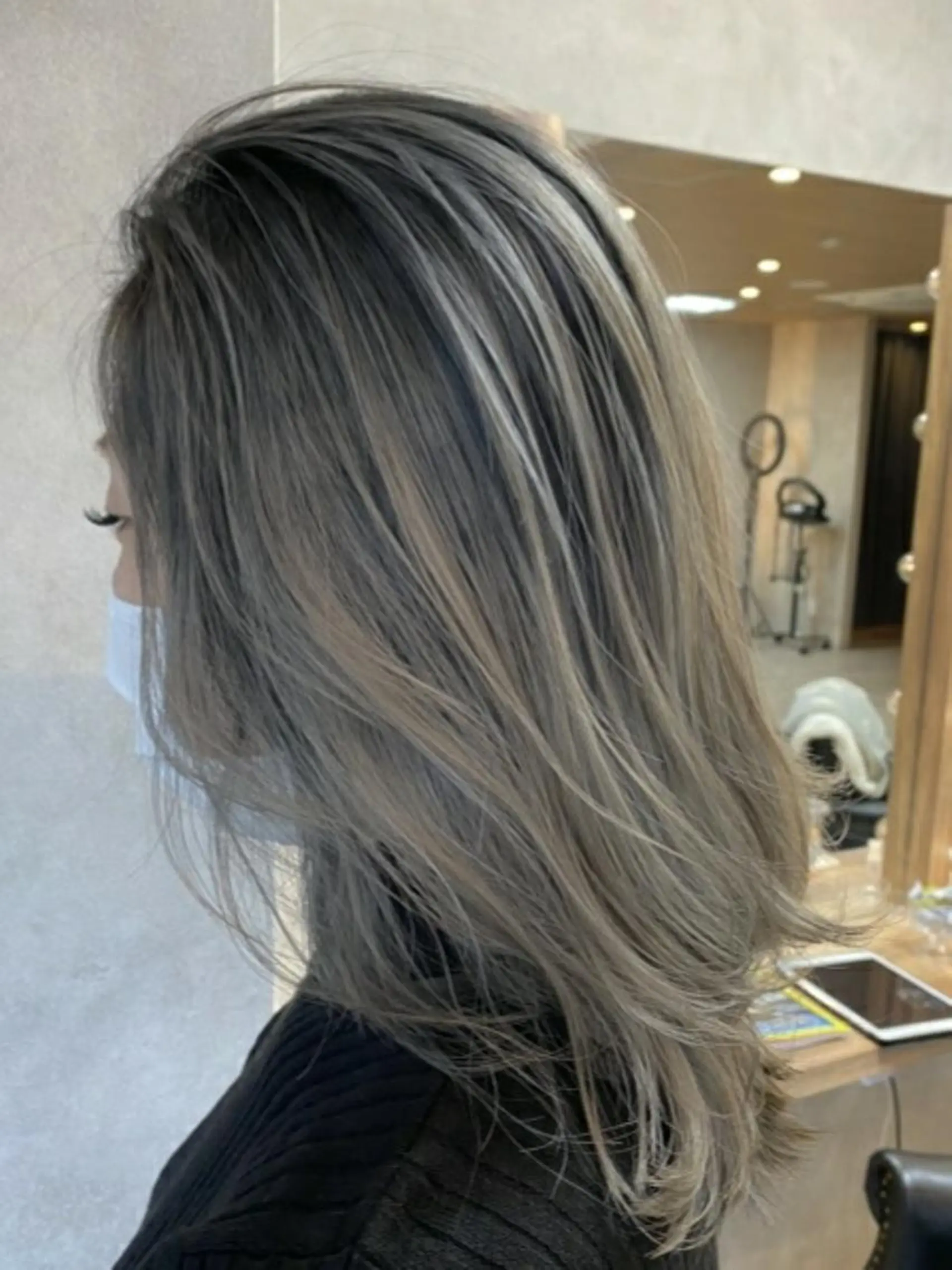 ミディアム カラー バレイヤージュ ハイライトカラー 外国人風カラー ハイライト レイヤーカット ヘアカラー トリートメント RIENS♡xrea 山本優舞のヘアスタイル