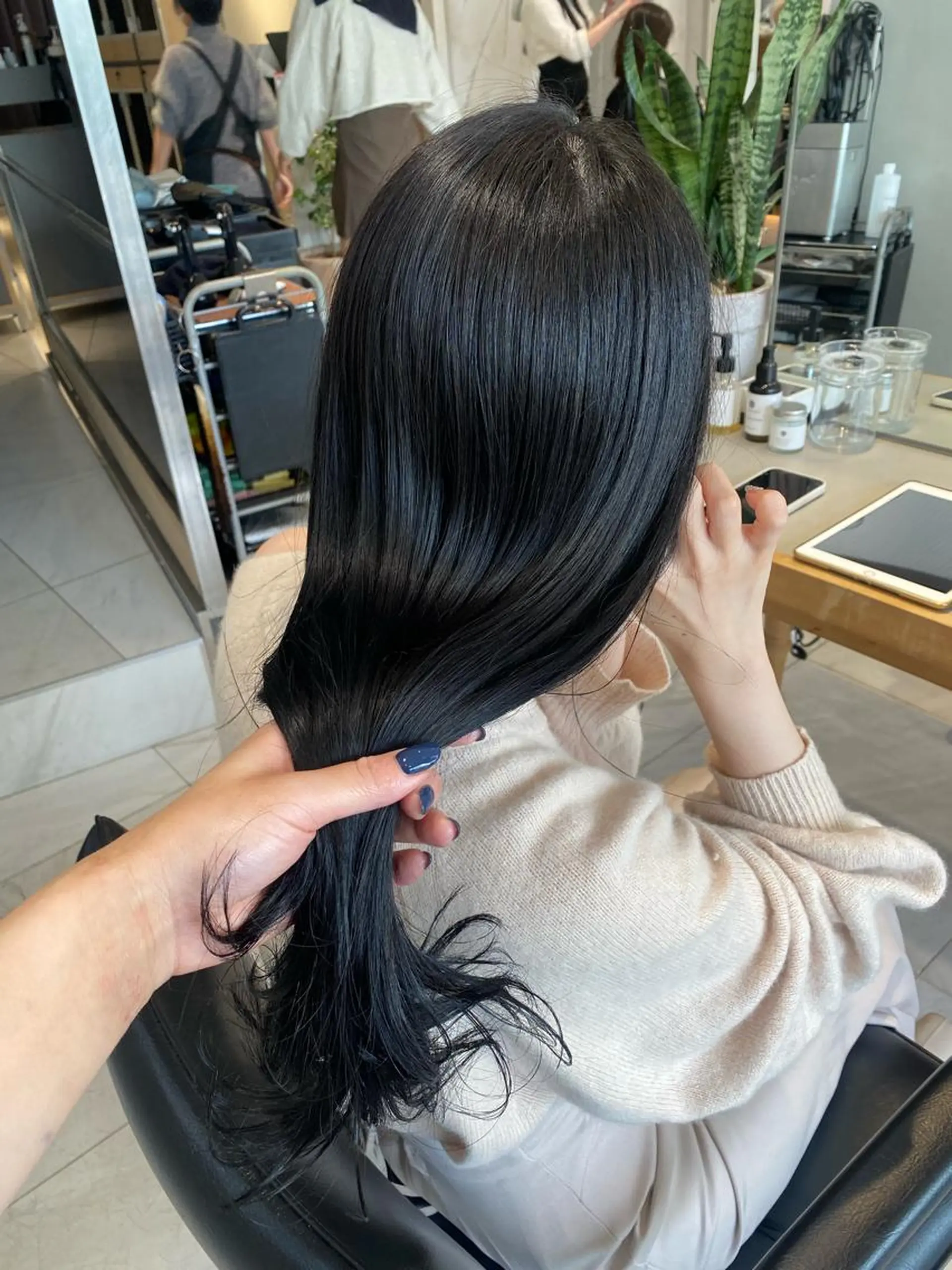 ロング カラー カット ヘアカラー トリートメント ヘッドスパ ヘアセット 艶髪/ダークトーン 🩶丸山日向のヘアスタイル