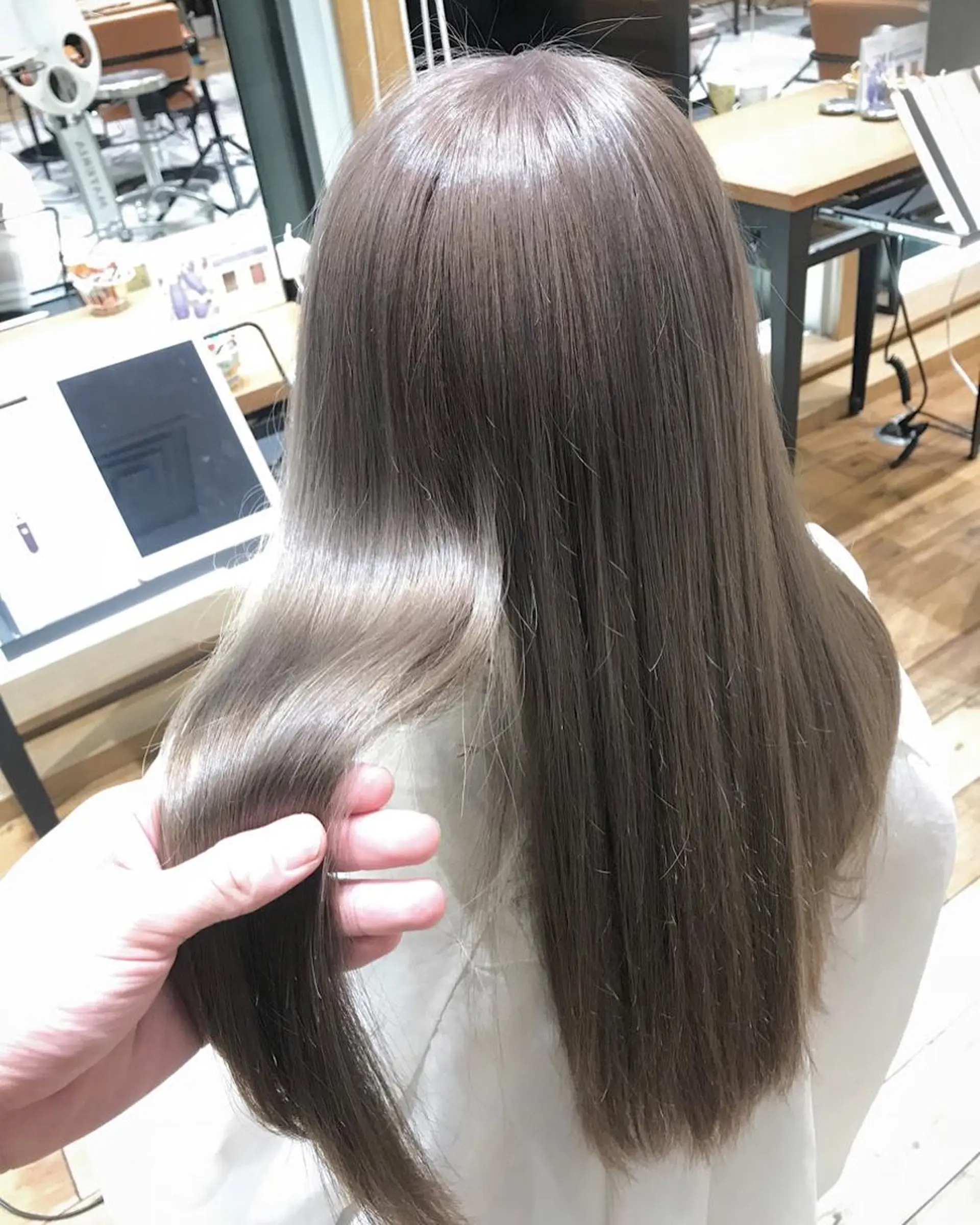 カラー 山菅 光明のヘアスタイル