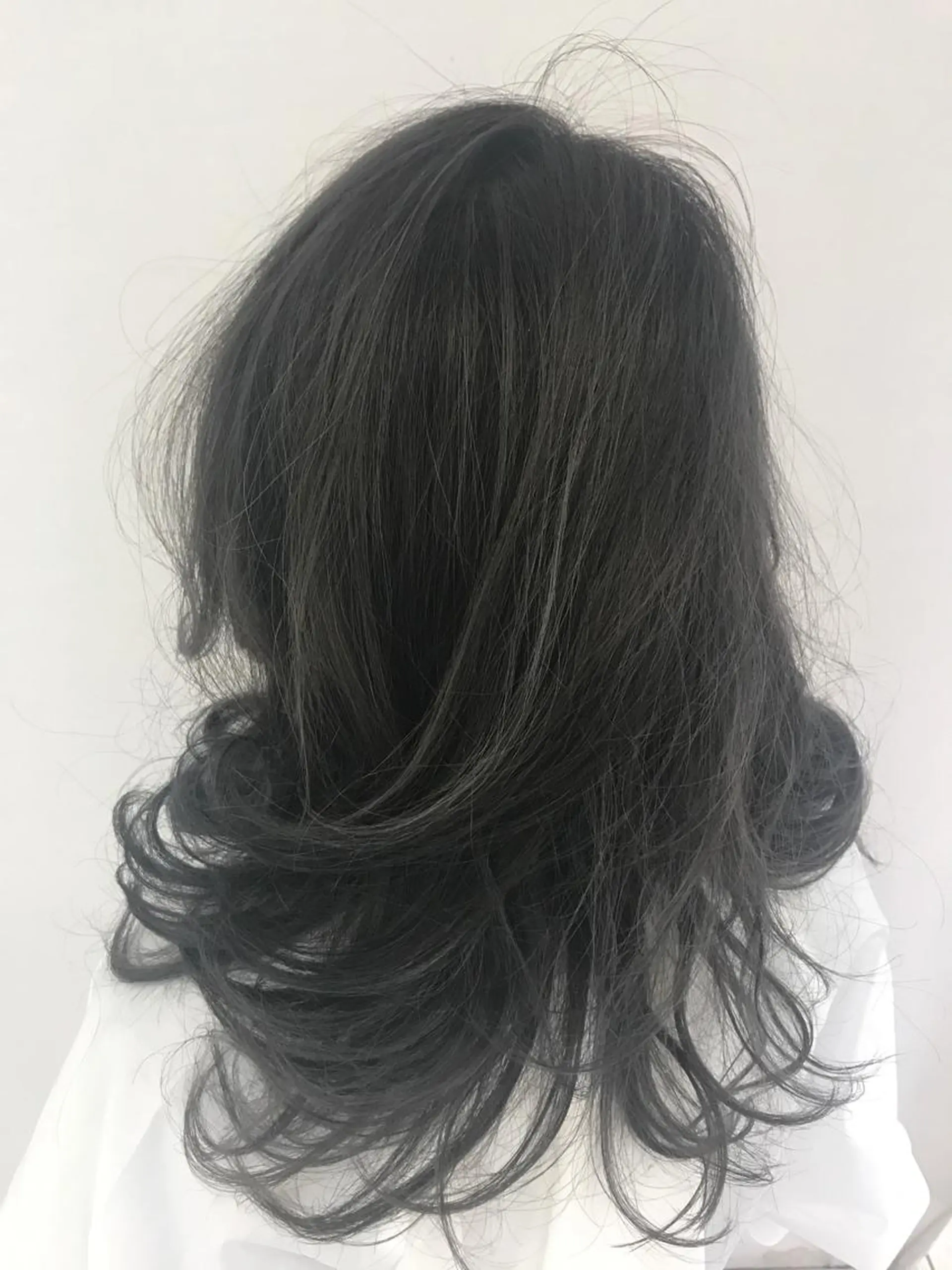 カラー ダークグレー ダークグレージュ グラデーションカラー グレージュ 星野 慎也のヘアスタイル