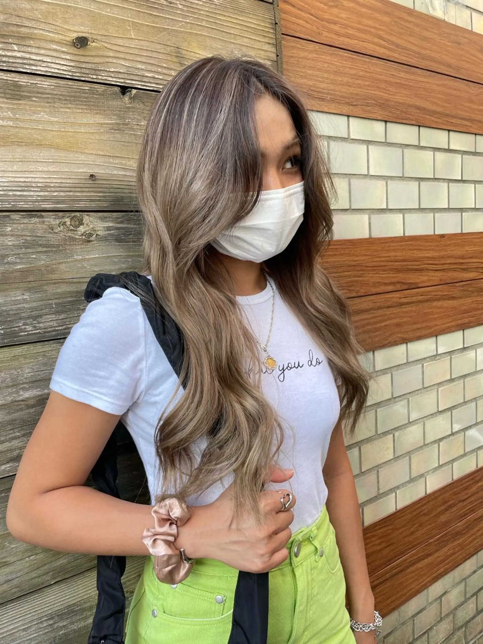 ロング カラー パーマ ベージュカラー グレージュ ハイライトカラー 外国人風カラー ハイライト ナガミネアリサ/ 学芸大学/海外ヘアのヘアスタイル