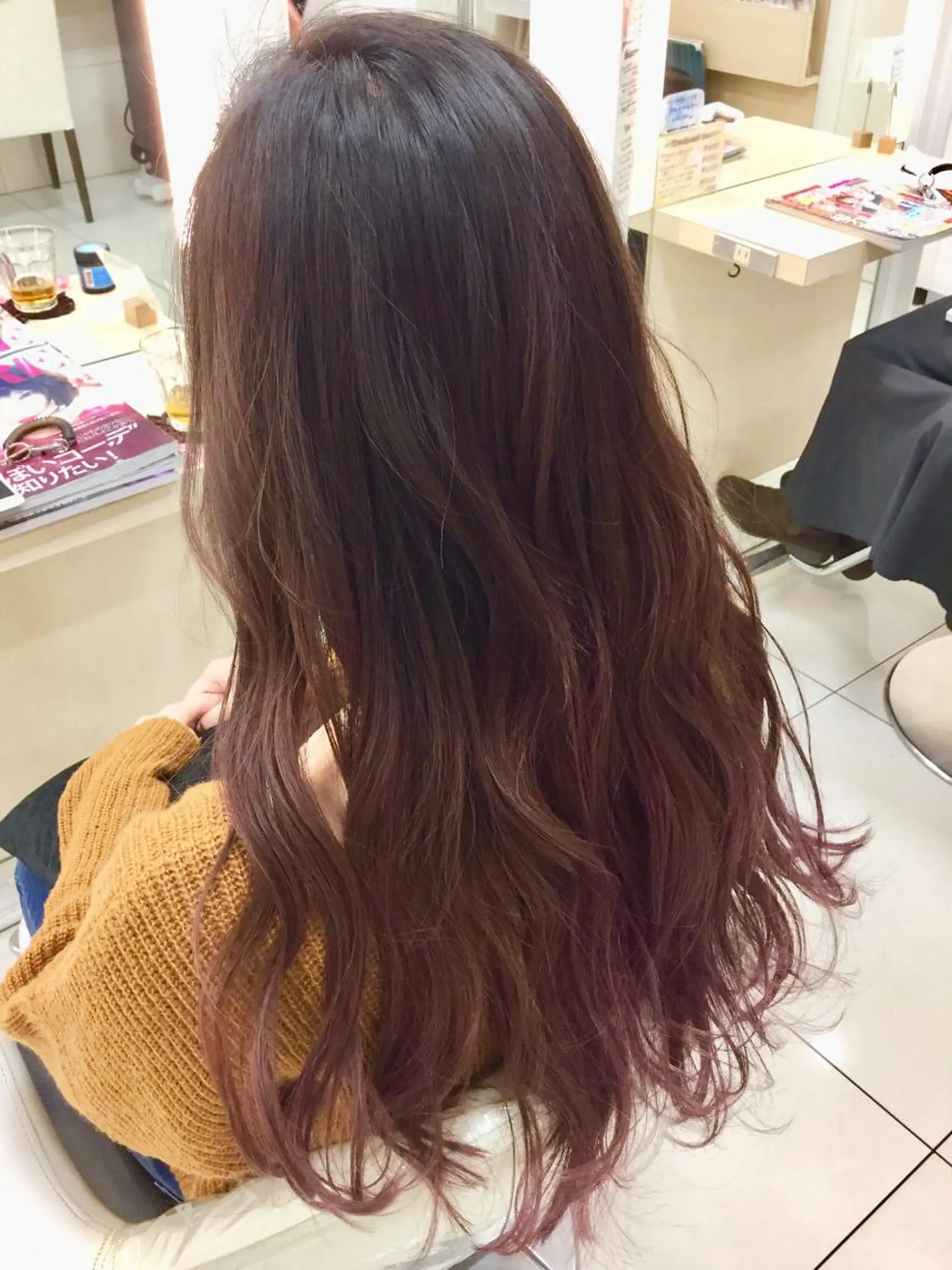 ロング カラー ブリーチ ハイライトカラー ハイライト ヘアカラー トリートメント Ash 山田 勇太のヘアスタイル