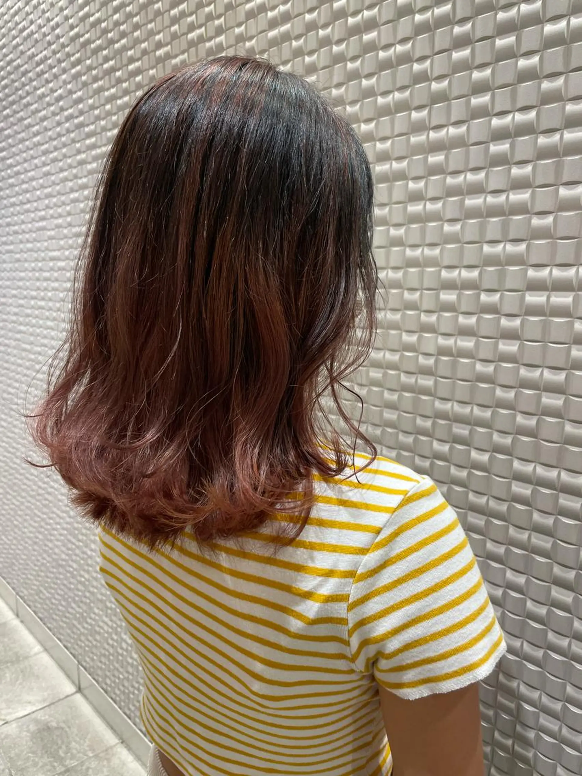 ミディアム カラー シャドールーツ美容師 篠原康太のヘアスタイル